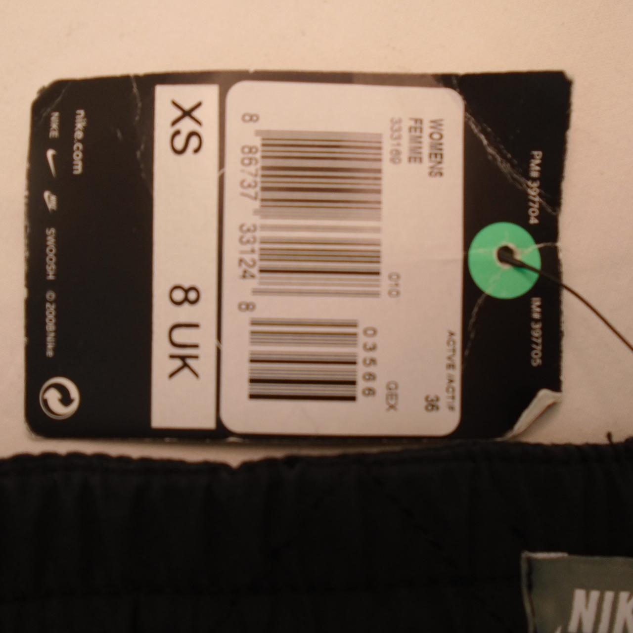 Pantalones cortos de mujer Nike. Negro. XS. Nuevo con las etiquetas