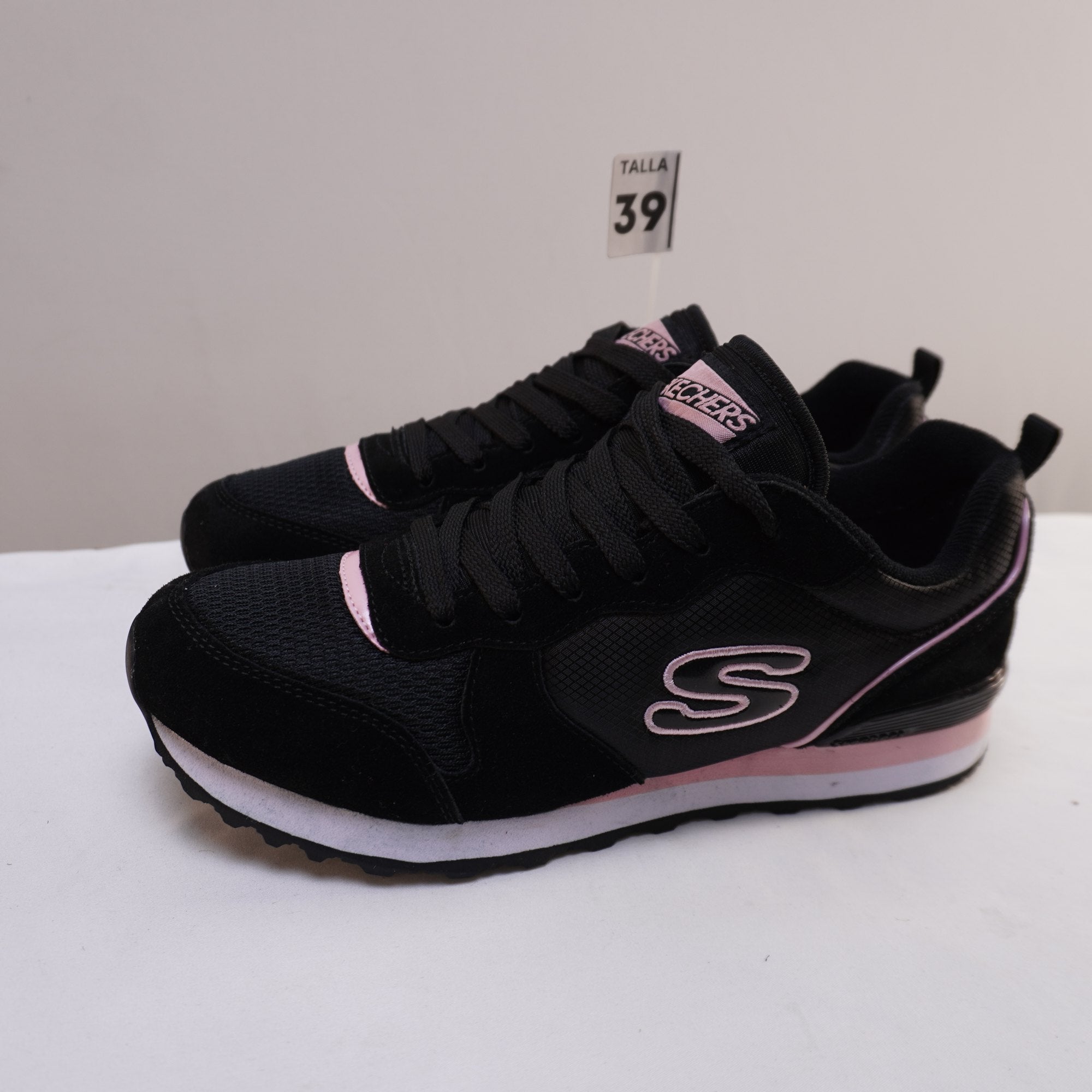 Zapatillas Skechers para Mujer Nuevas - Negros, Talla 39