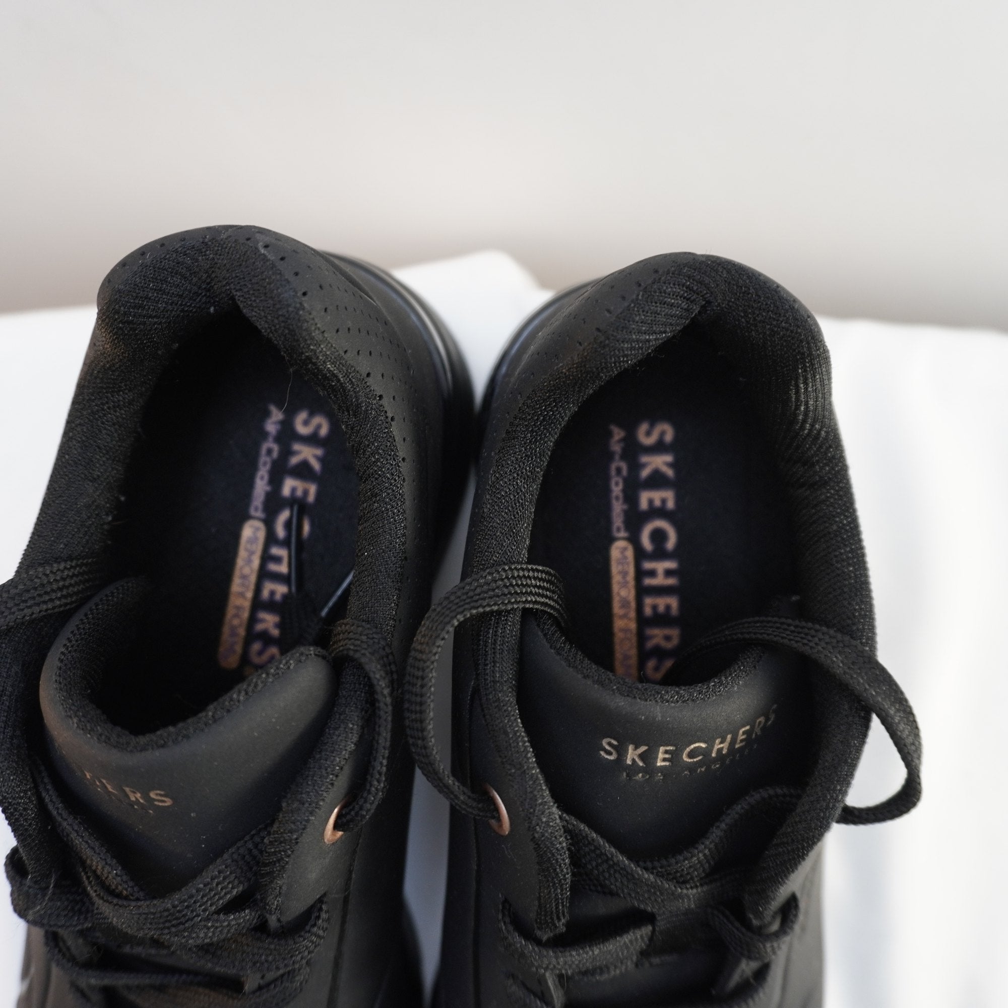 Zapatillas Skechers para Mujer Usadas - Negro, Talla 38