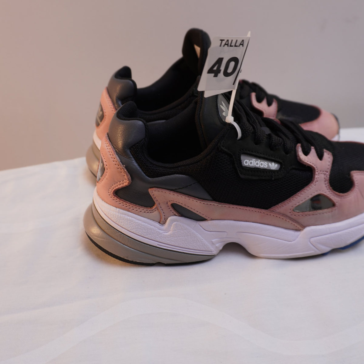 Zapatillas Adidas para Mujer Usadas - Multicolor, Talla 40