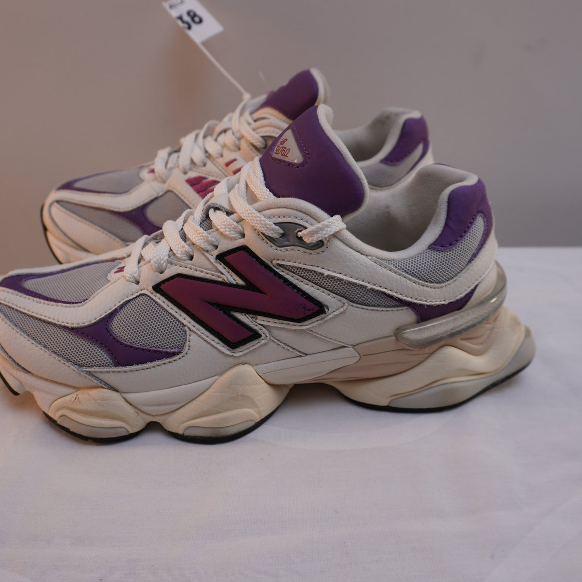 Zapatillas New Balance para Mujer Usadas - Blancas, Talla 38.5