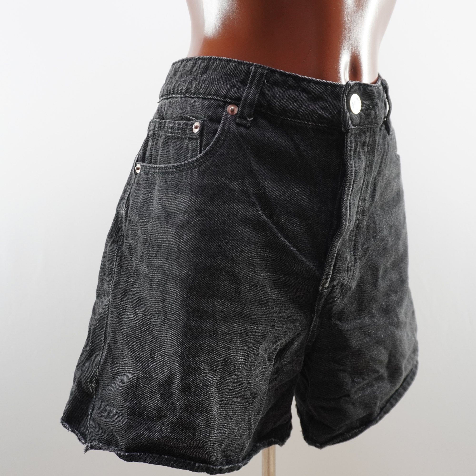 Pantalones Cortos Vaqueros Stradivarius para Mujer Usados - Negros, XL