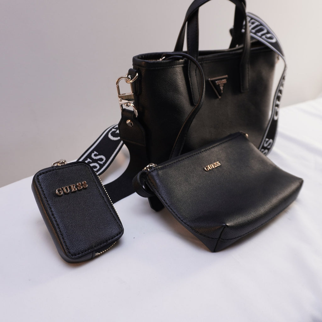 Bolso Baguette Guess para Mujer en Negro - Usado en Muy Buen Estado