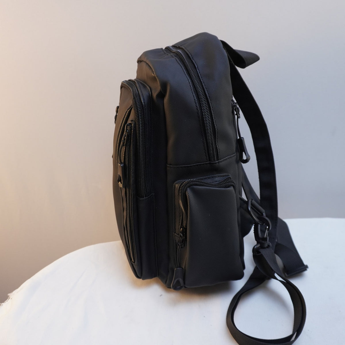 Mochila Italian Style para Mujer Usada - Negra
