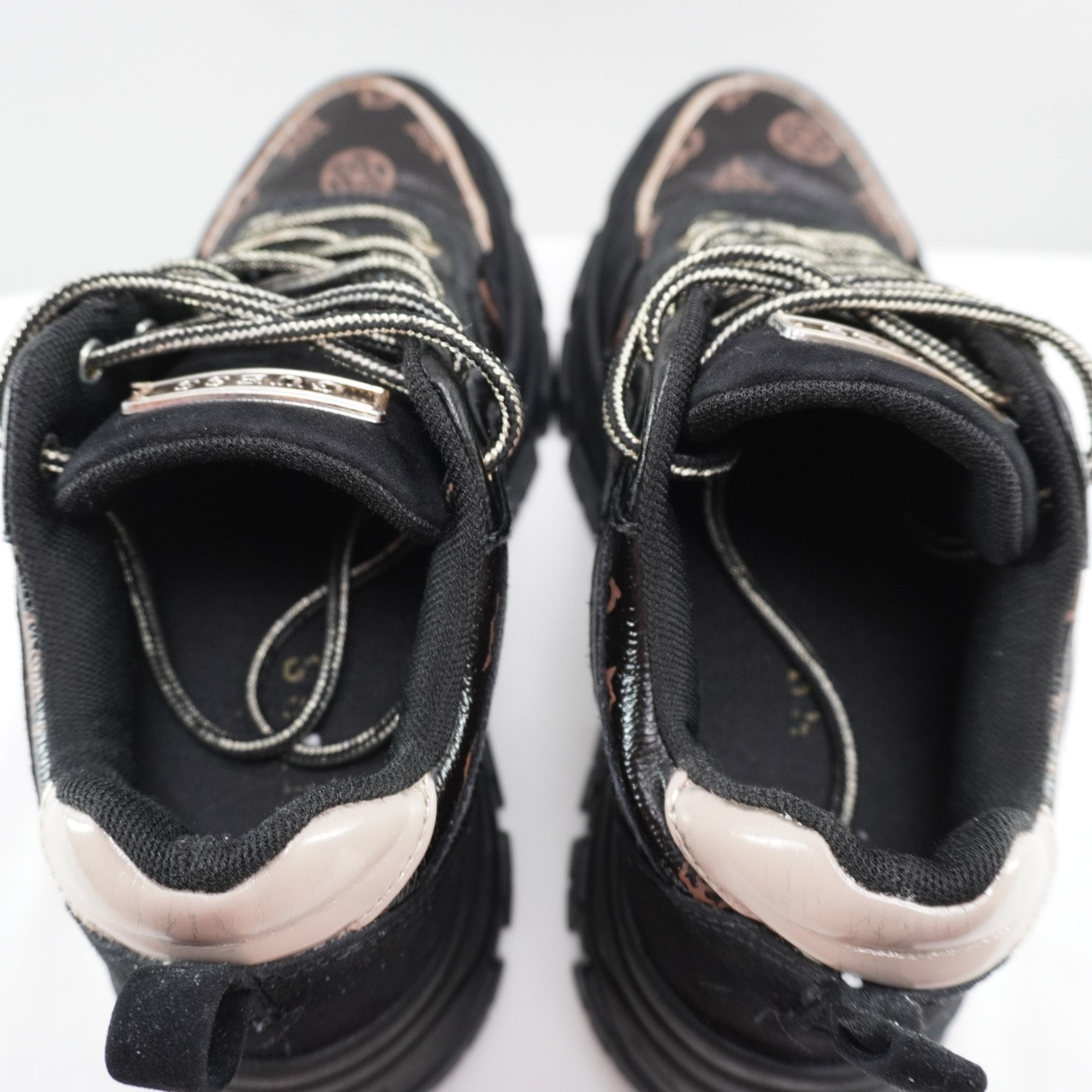 Zapatillas Guess para Mujer Usadas - Negro, 38