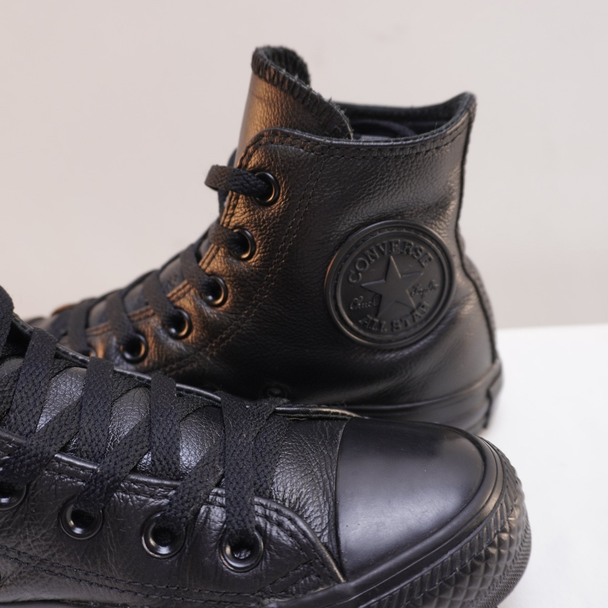 Zapatillas Converse para Mujer en Negro - Talla 37, Usadas en Muy Buen Estado