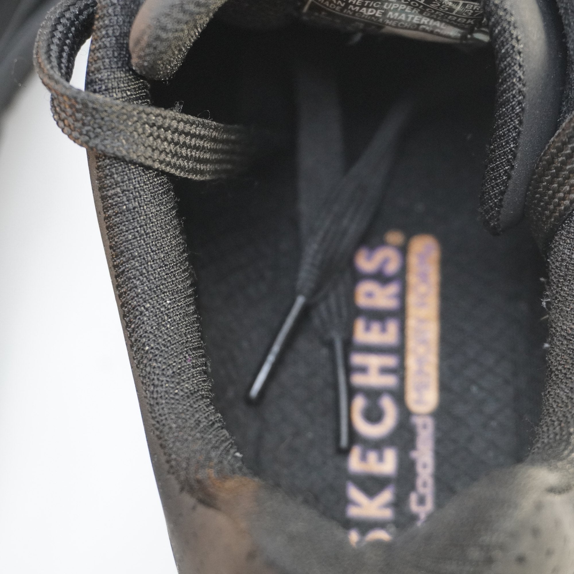 Zapatillas Skechers para Mujer Usadas - Negro, Talla 38