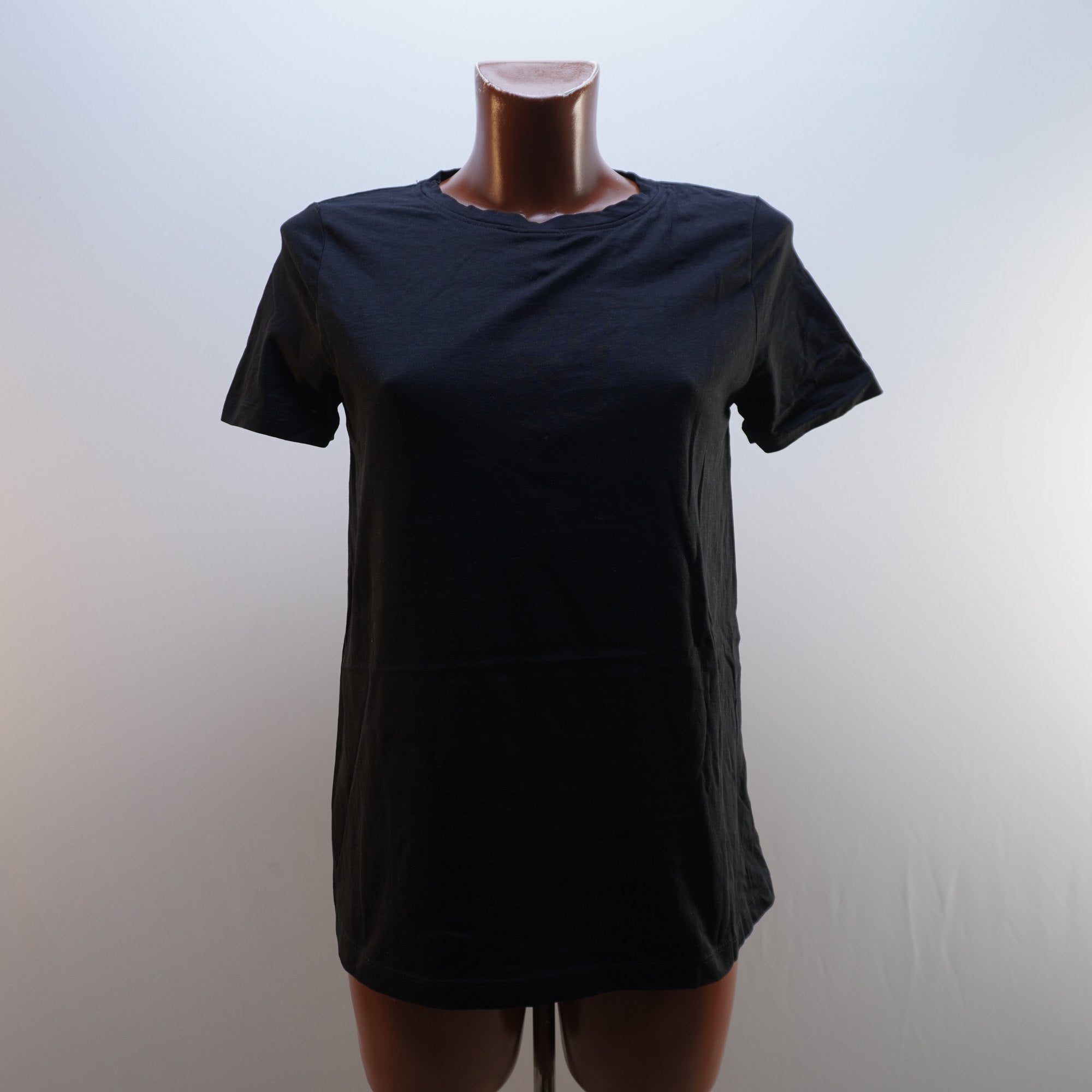 Camiseta Bonprix para Mujer Usada - Negra, Pequeña (S)