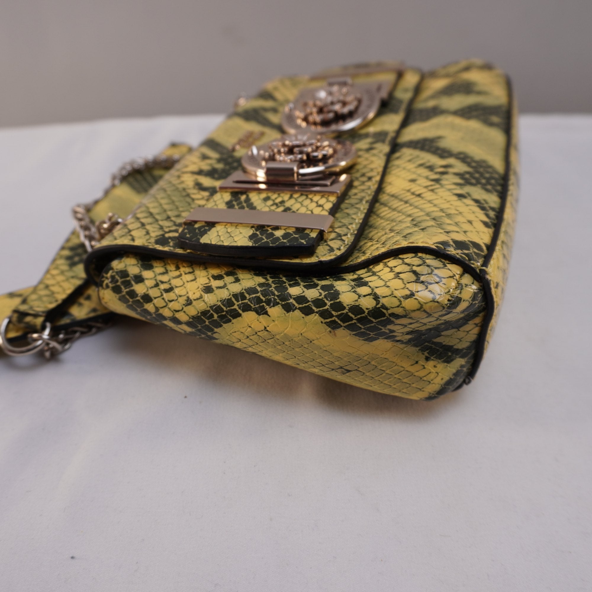 Bolso Baguette Guess para Mujeres Nuevos - Amarillo