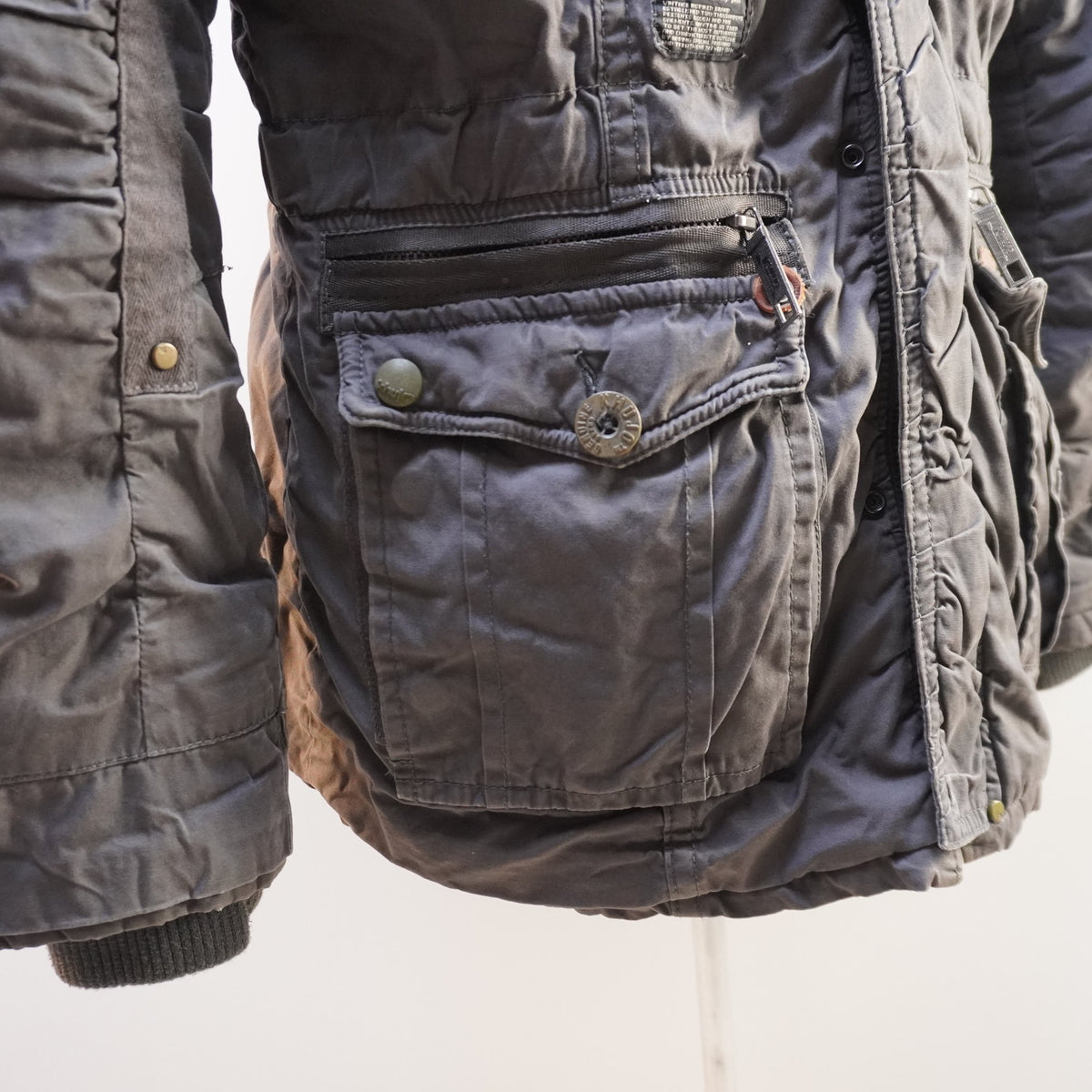 Parka Khujo para Hombre Usada - Gris, XXL
