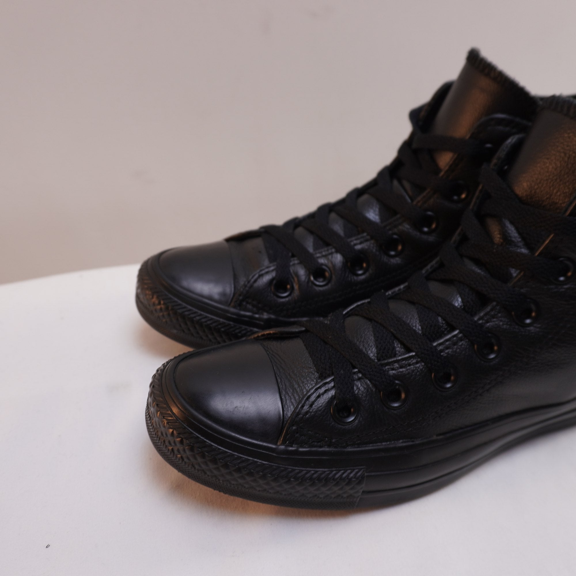 Zapatillas Converse para Mujer en Negro - Talla 37, Usadas en Muy Buen Estado