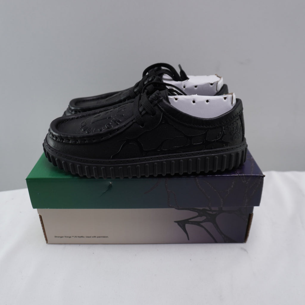 Zapatillas Clarks para Niños Usadas - Negro, Talla 28.5