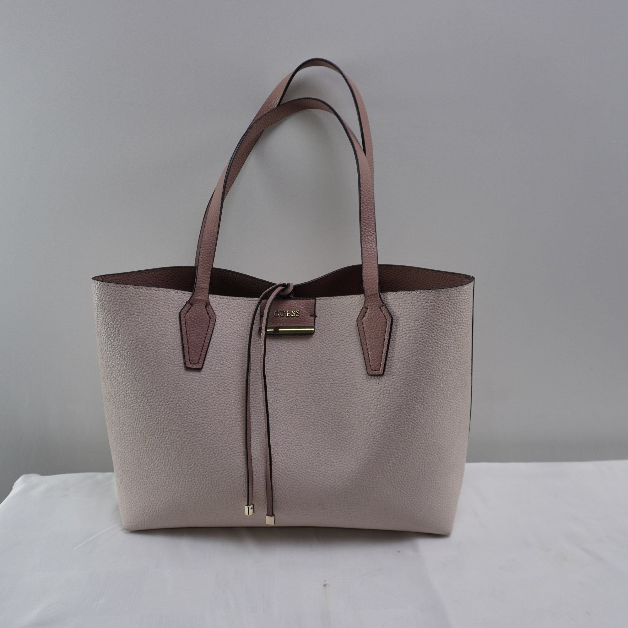 Bolso Baguette Guess para Mujer Usado - Rosa