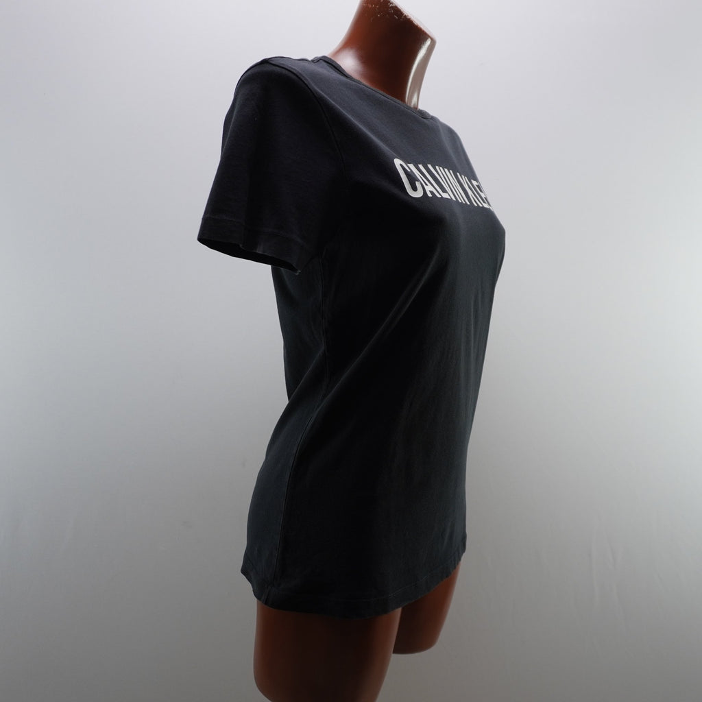 Camiseta de Manga Corta Calvin Klein para Mujer Usada - Negra, S