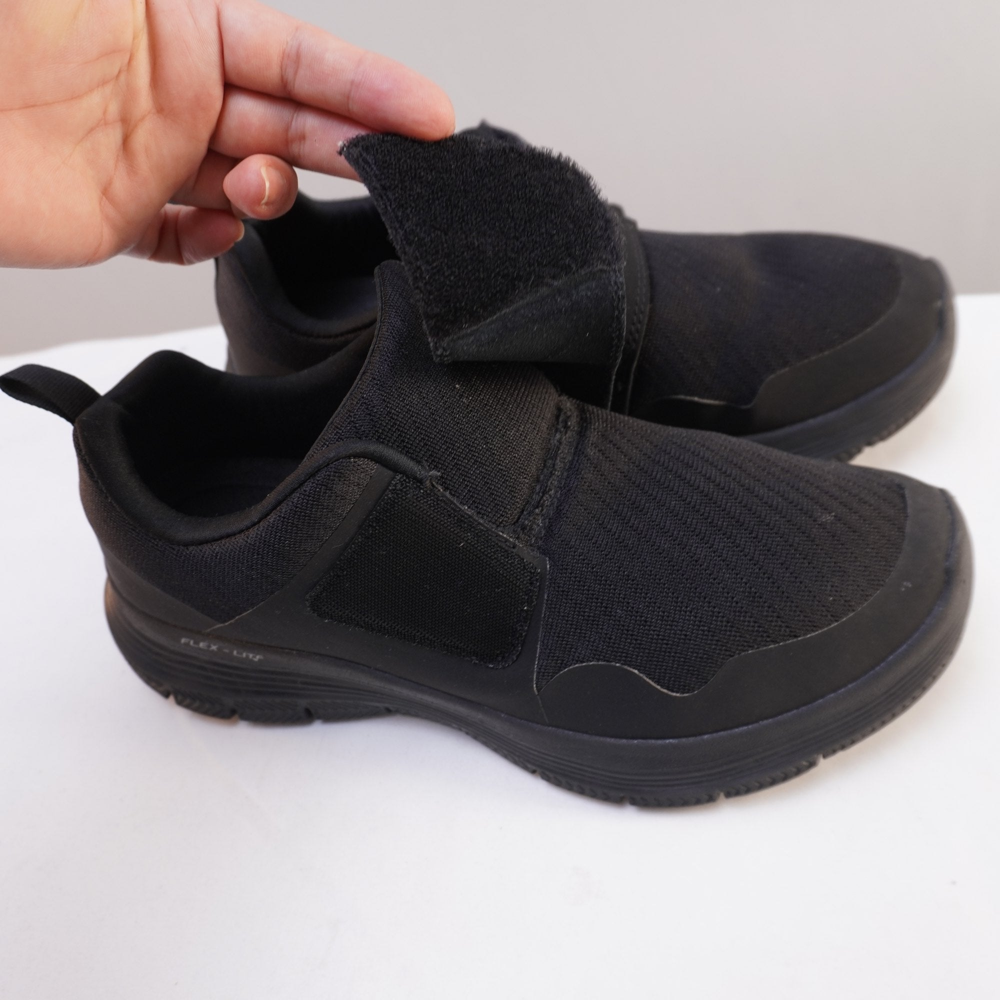 Zapatillas Skechers para Mujer Usadas - Negro, 40