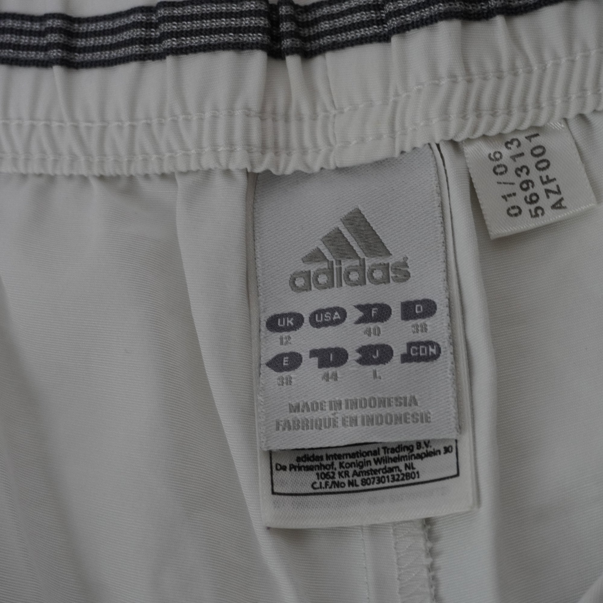 Bermudas Adidas para Mujer Usadas - Blancas, L