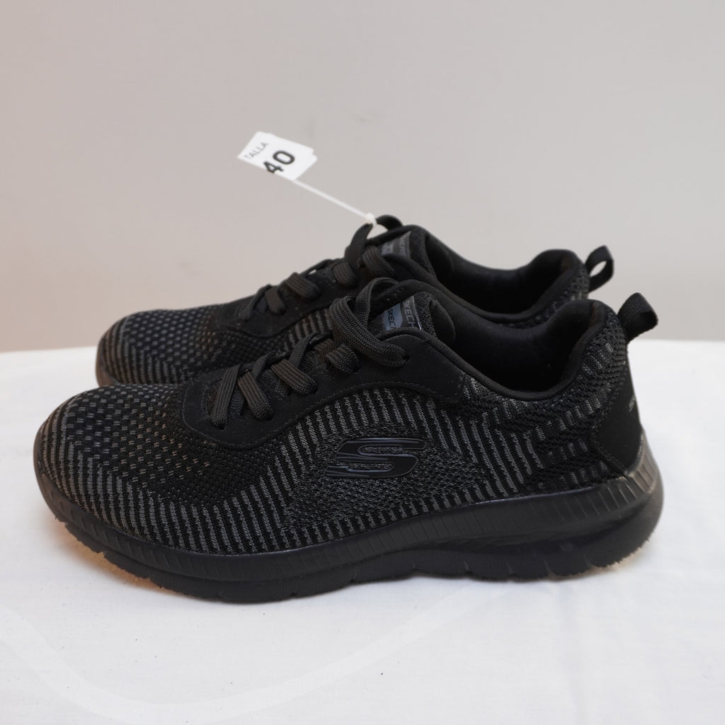Zapatillas Skechers para Mujer Usadas - Negro, Talla 40