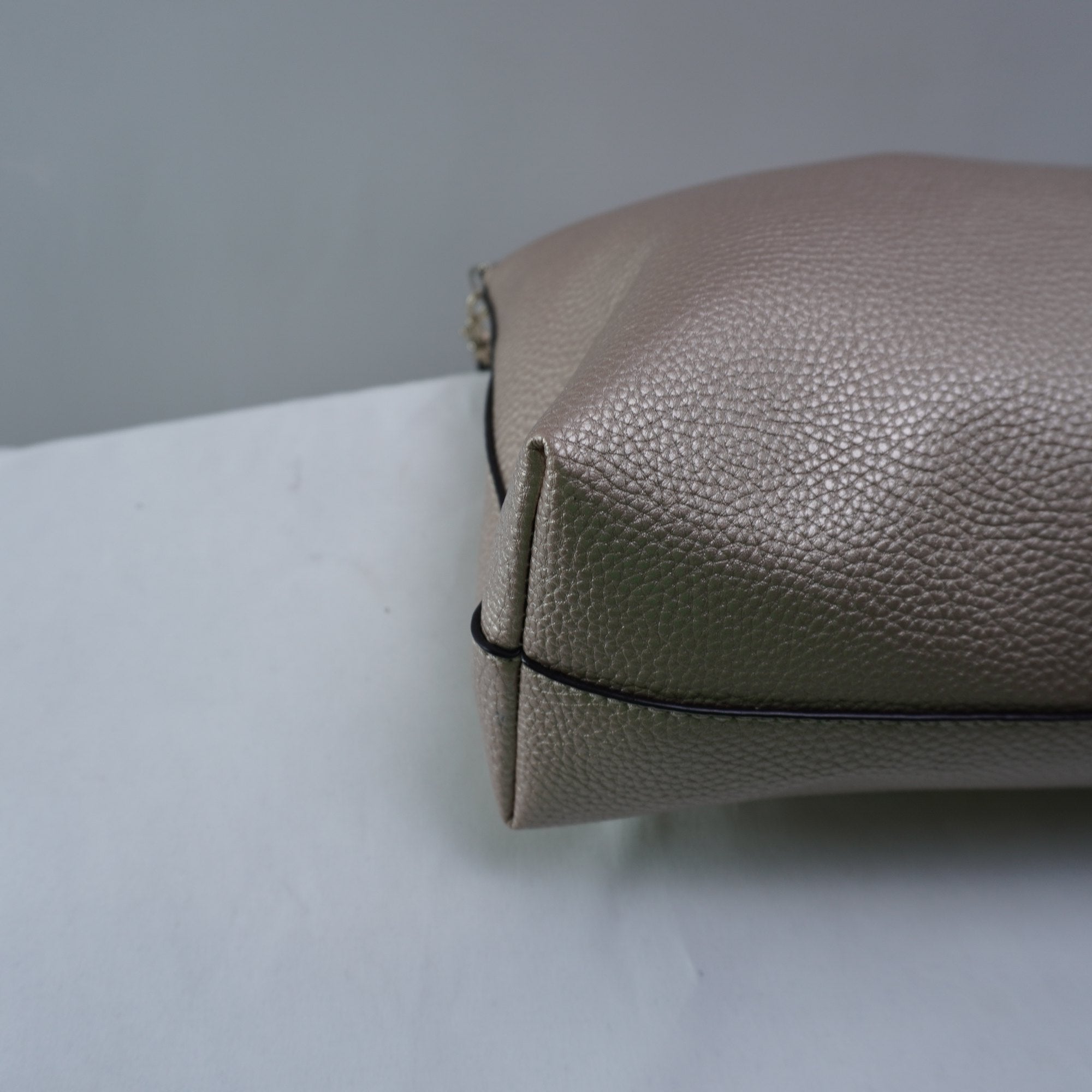 Bolso Baguette Guesstures para Mujer Usado - Rosa, Muy Buen Estado