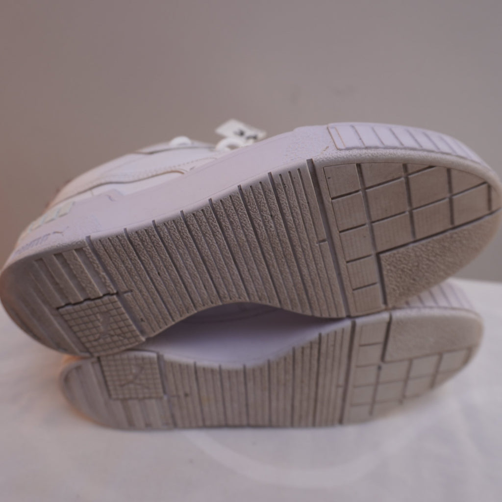 Zapatillas Puma para Mujer Usadas - Blanco, Talla 38