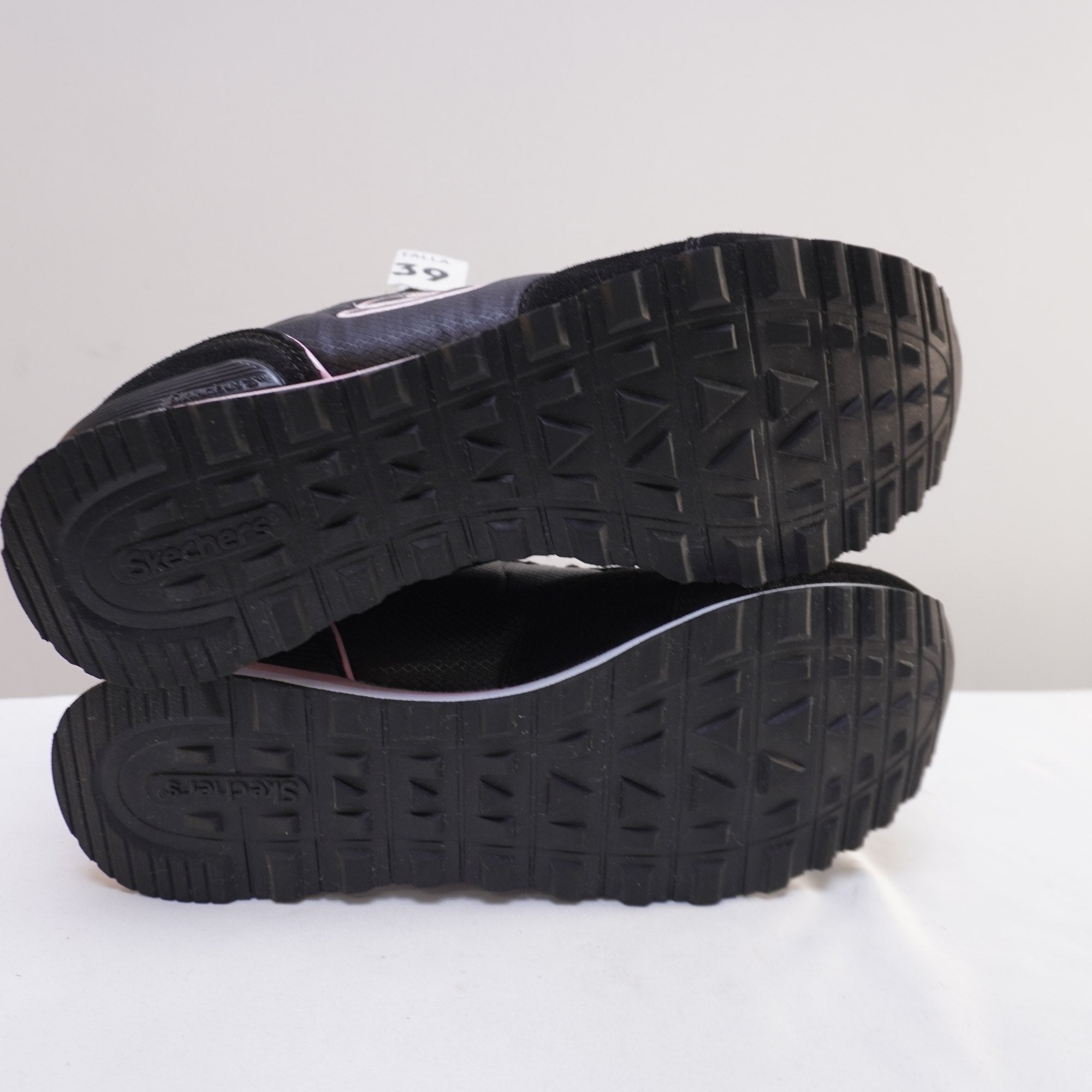 Zapatillas Skechers para Mujer Nuevas - Negros, Talla 39