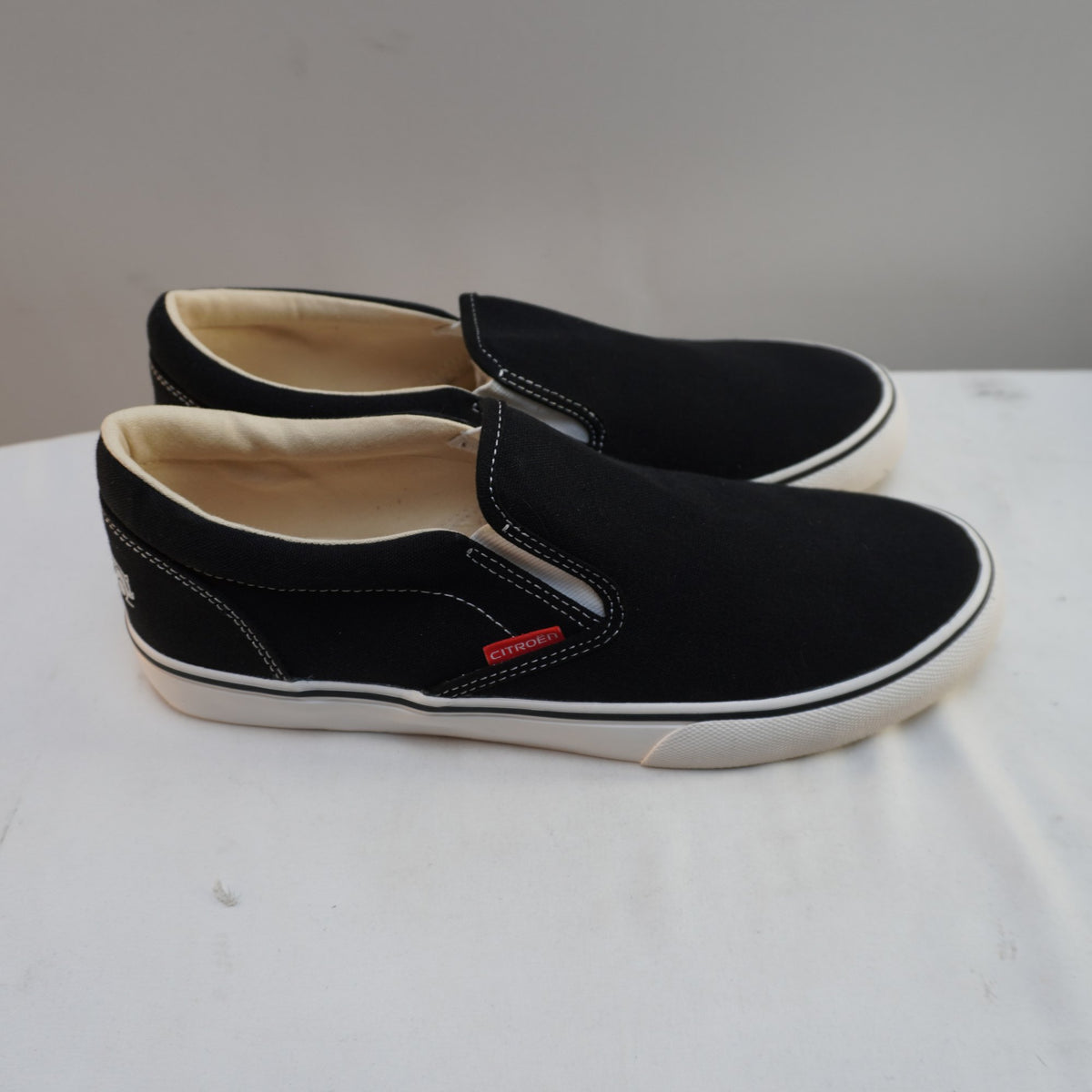 Zapatillas Citroën para Hombre Usadas - Negro, Talla 44