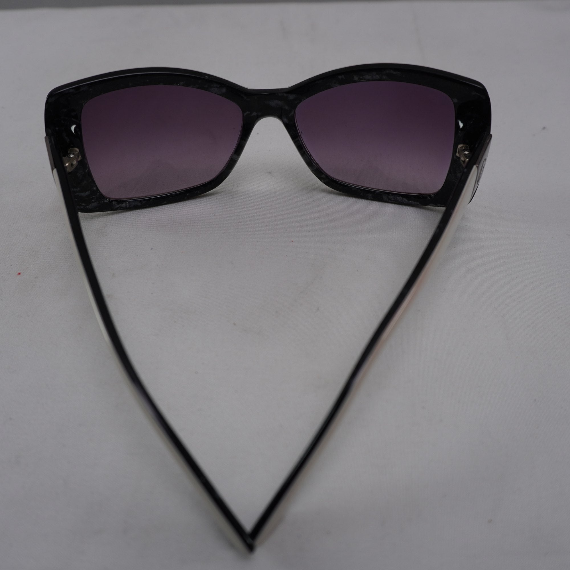 Gafas de Sol Guy Laroche para Mujer Usadas - Blancas