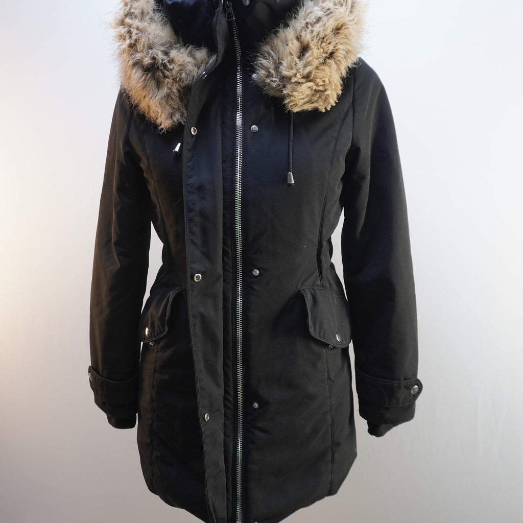 Parka Zara para Mujer Usada - Negra, XS