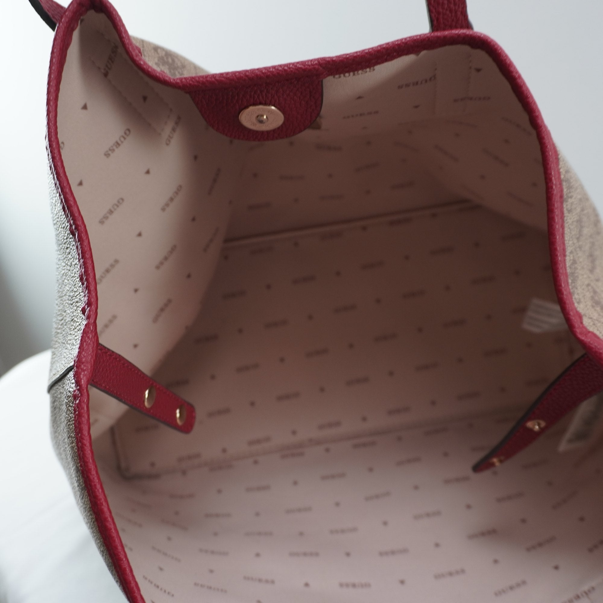 Bolso Baguette Guess para Mujer Nuevo - Marrón