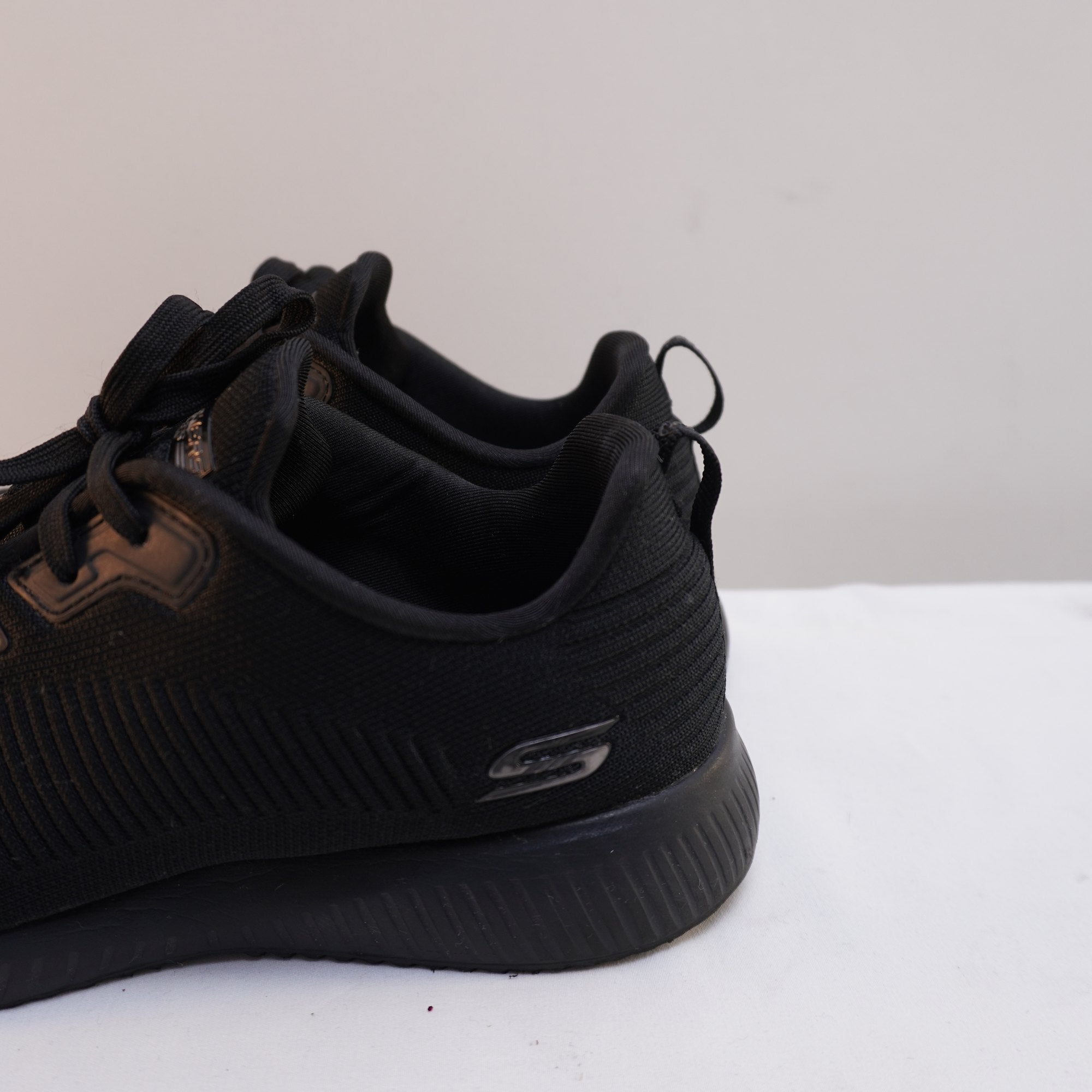 Zapatillas Skechers para Mujer Usadas - Negros, Talla 38