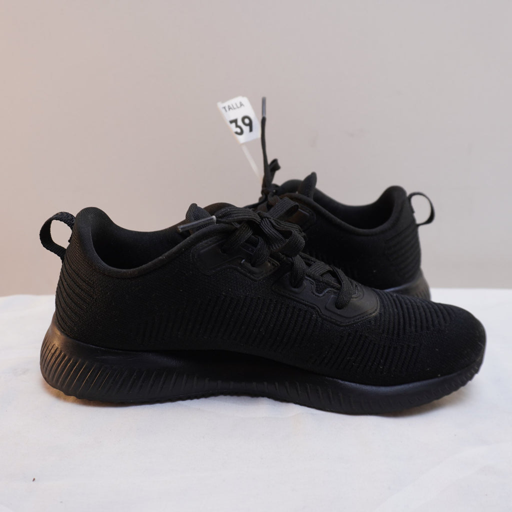 Zapatillas Skechers para Mujer Usadas - Negro, Talla 39