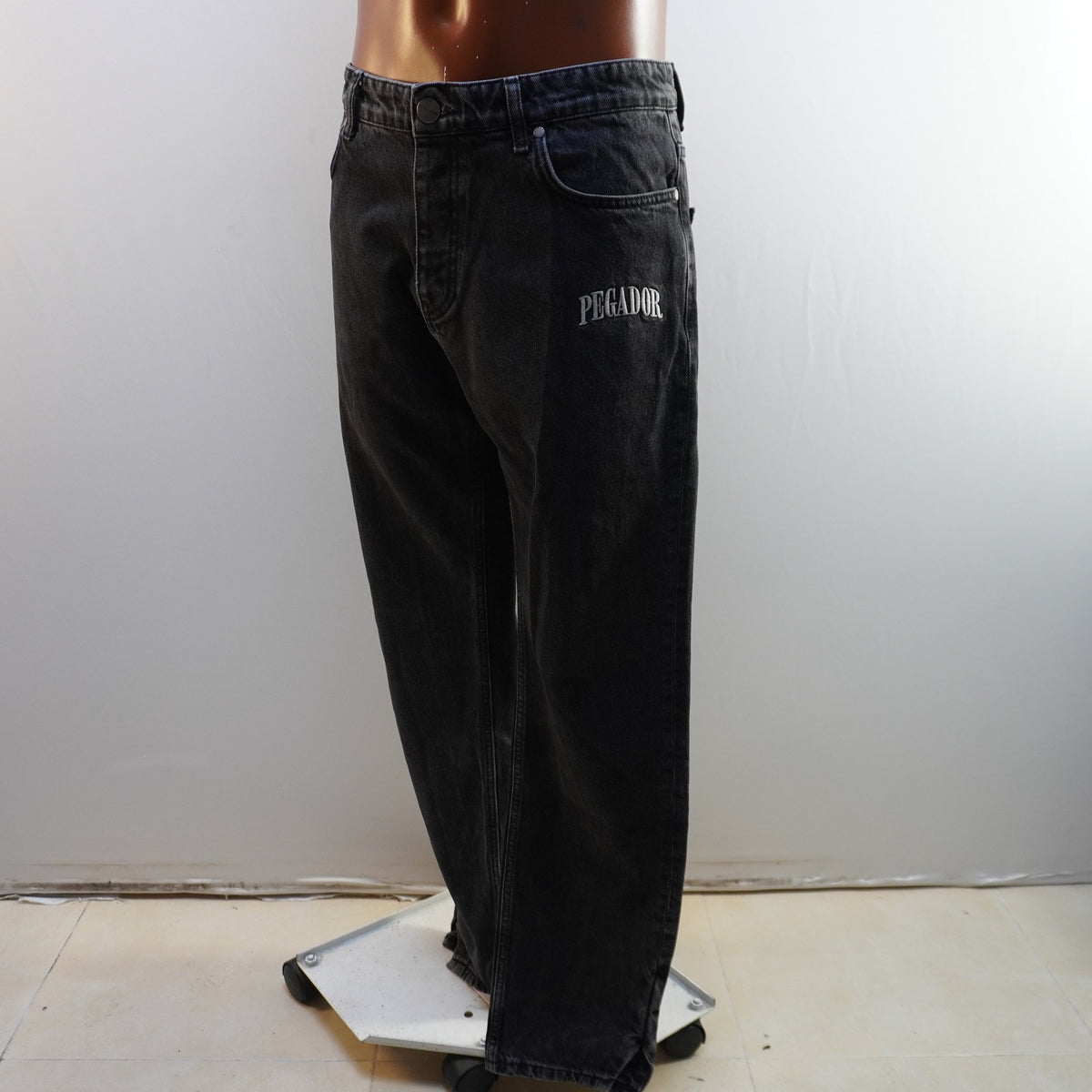Vaqueros Pegador para Hombre Usados - Negros, L