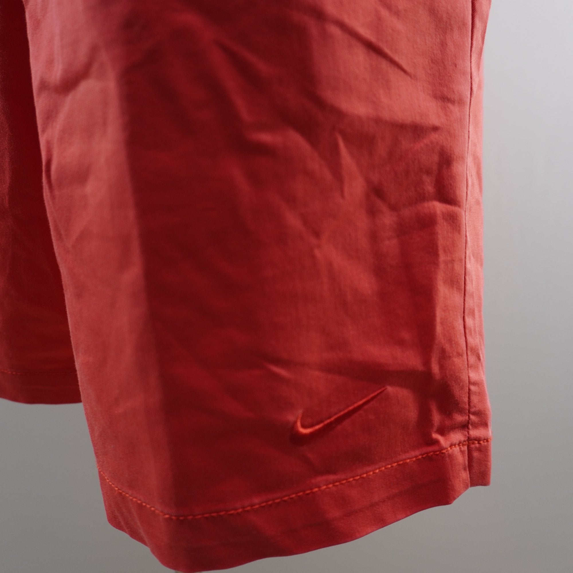 Pantalones Cortos Vaqueros Nike para Mujer Usados - Rojos, L