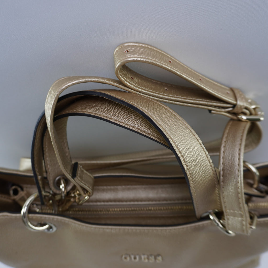 Bolso Baguette Guess para Mujer Usado - Dorado, Muy Buen Estado