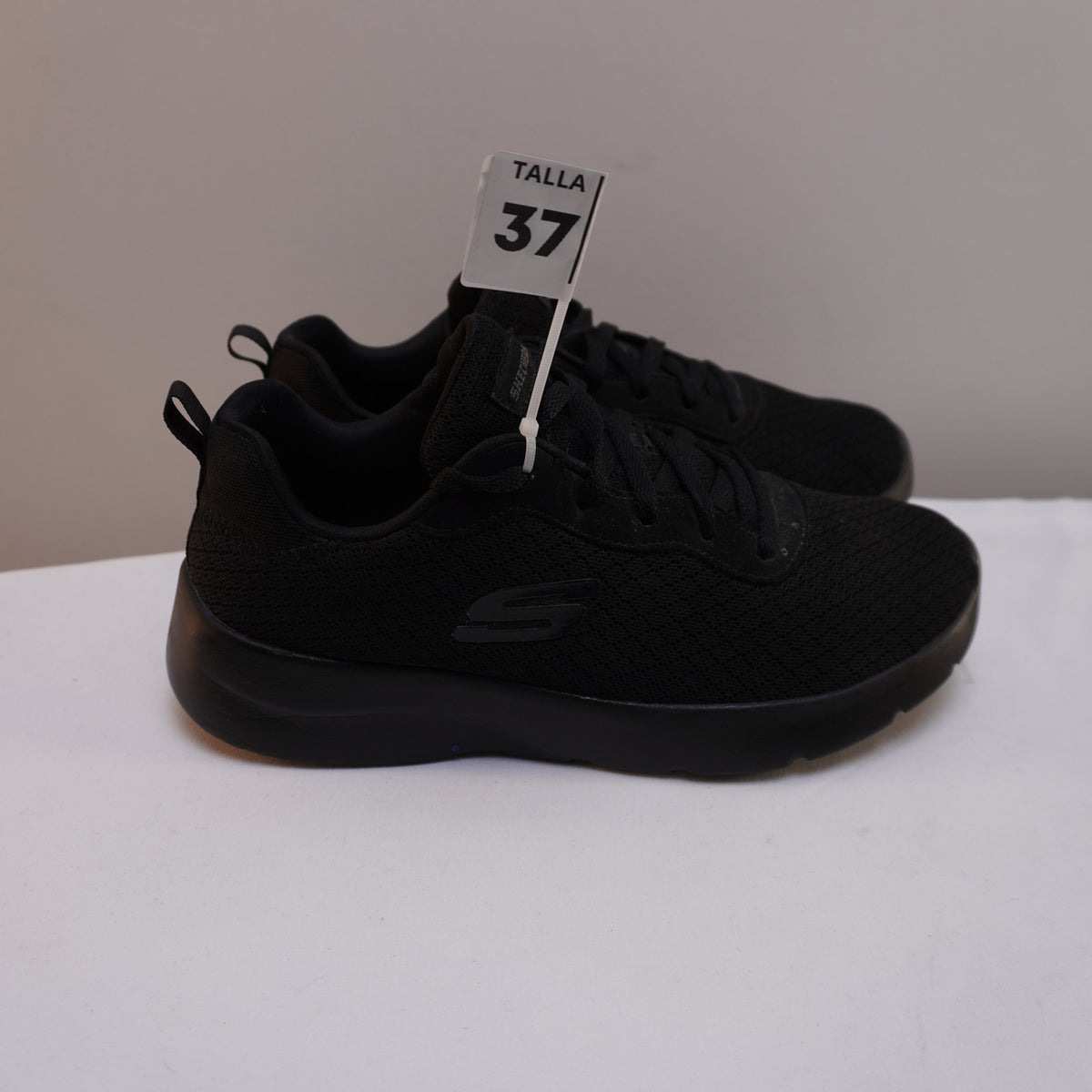 Zapatillas Skechers para Mujer Usadas - Negro, 37