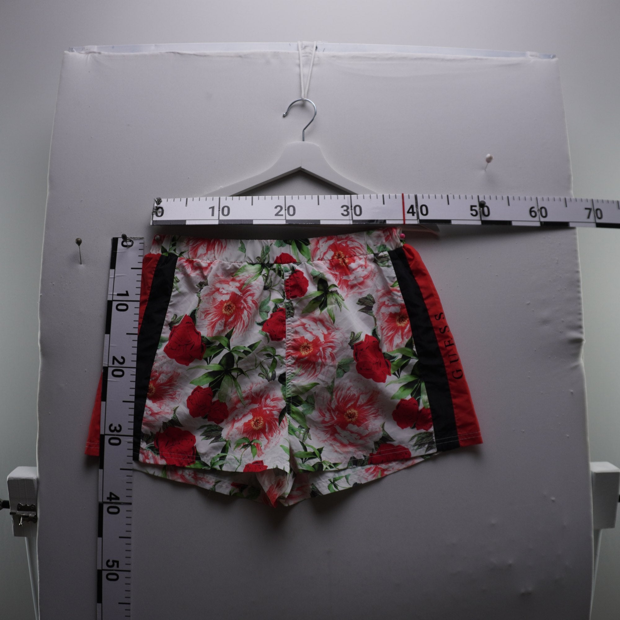 Bermudas Guess para Mujer Usadas - Multicolor, M