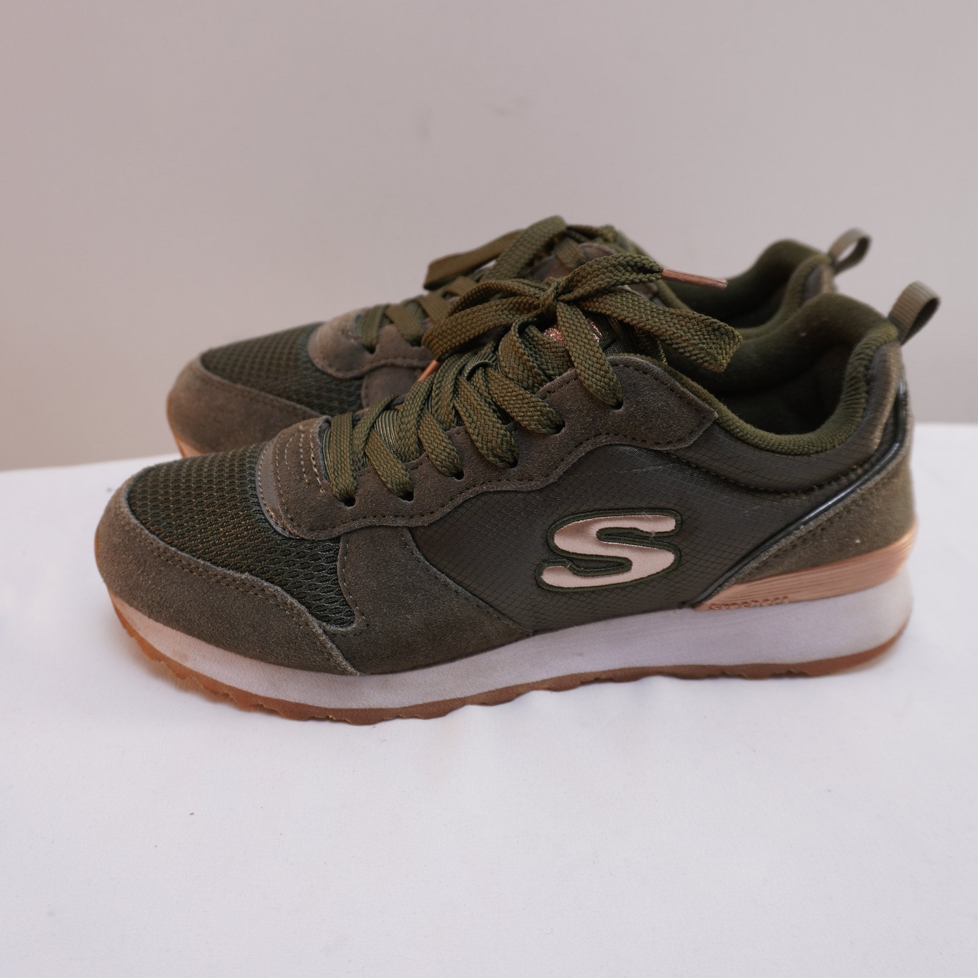 Zapatillas Skechers para Mujer Usadas - Talla 38 en Muy Buen Estado