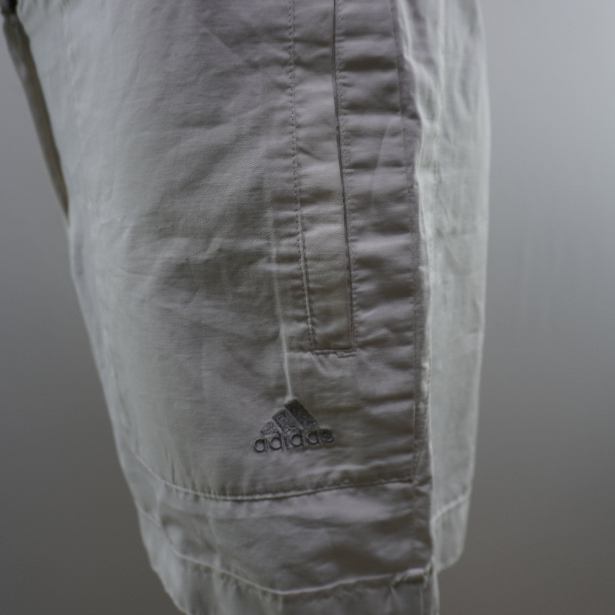 Bermudas Adidas para Mujer Usadas - Blancas, L
