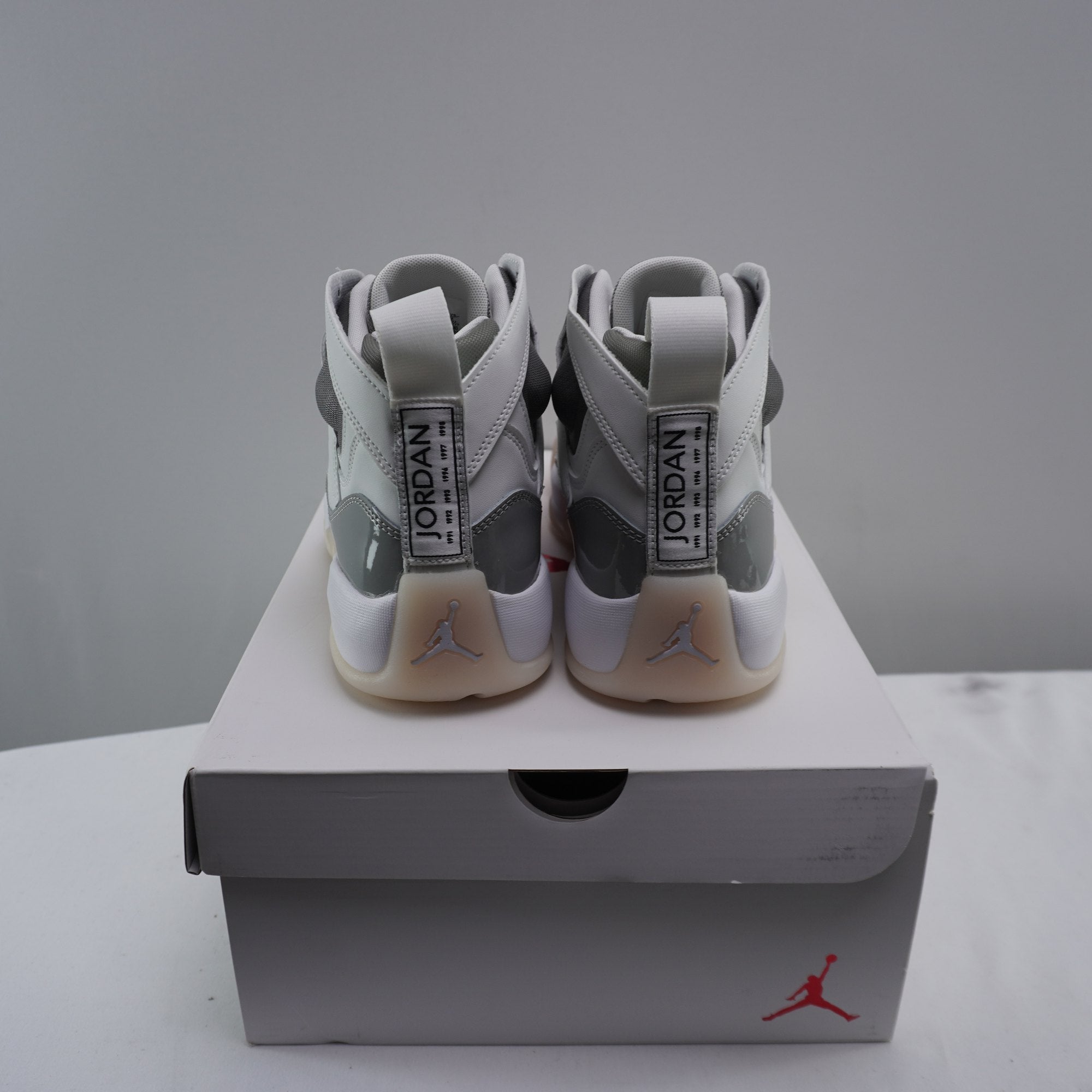 Zapatillas Jordan para Hombre Usadas - Blancas, 42.5