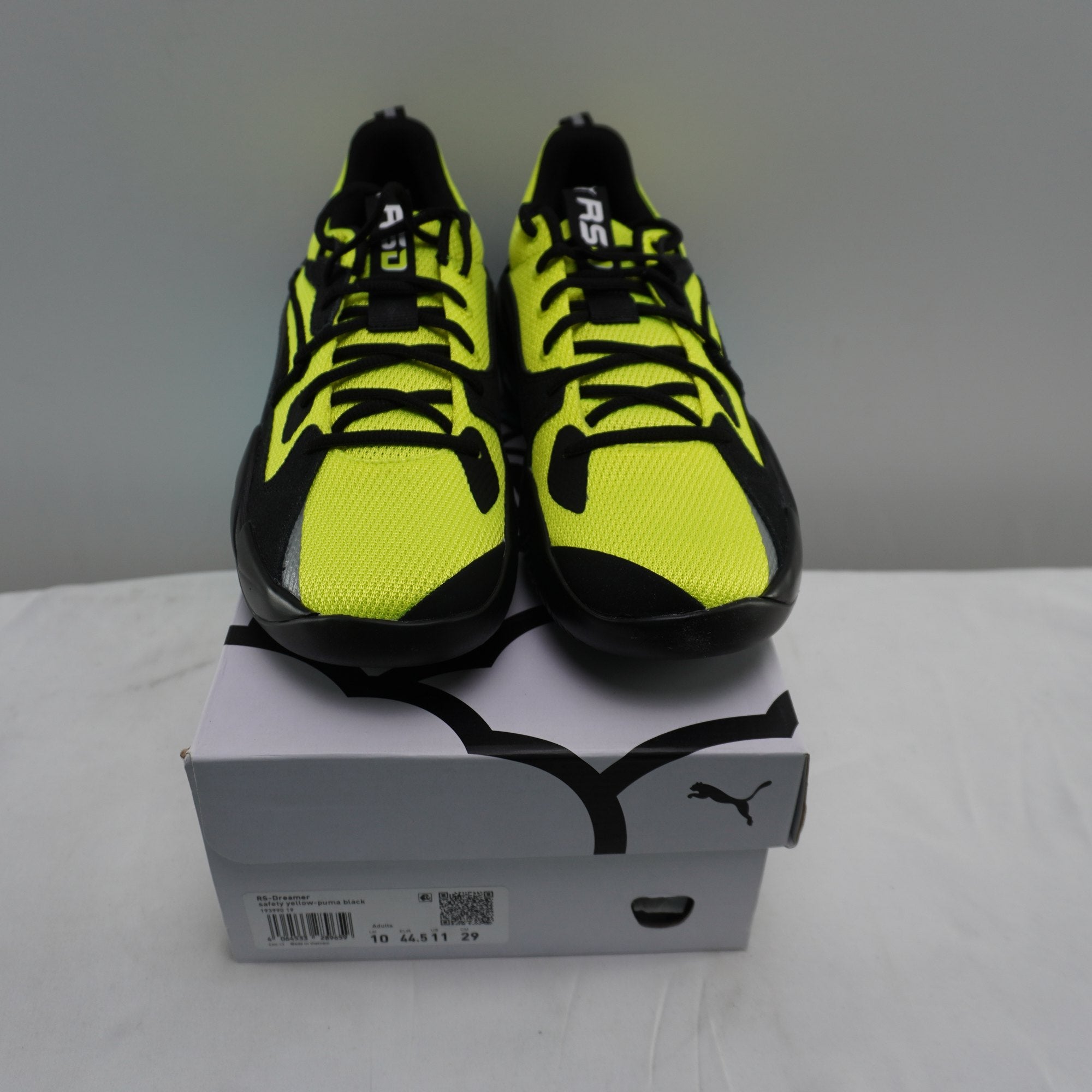 Zapatillas Amarillas para Hombre - Talla 44.5, Usadas en Buen Estado