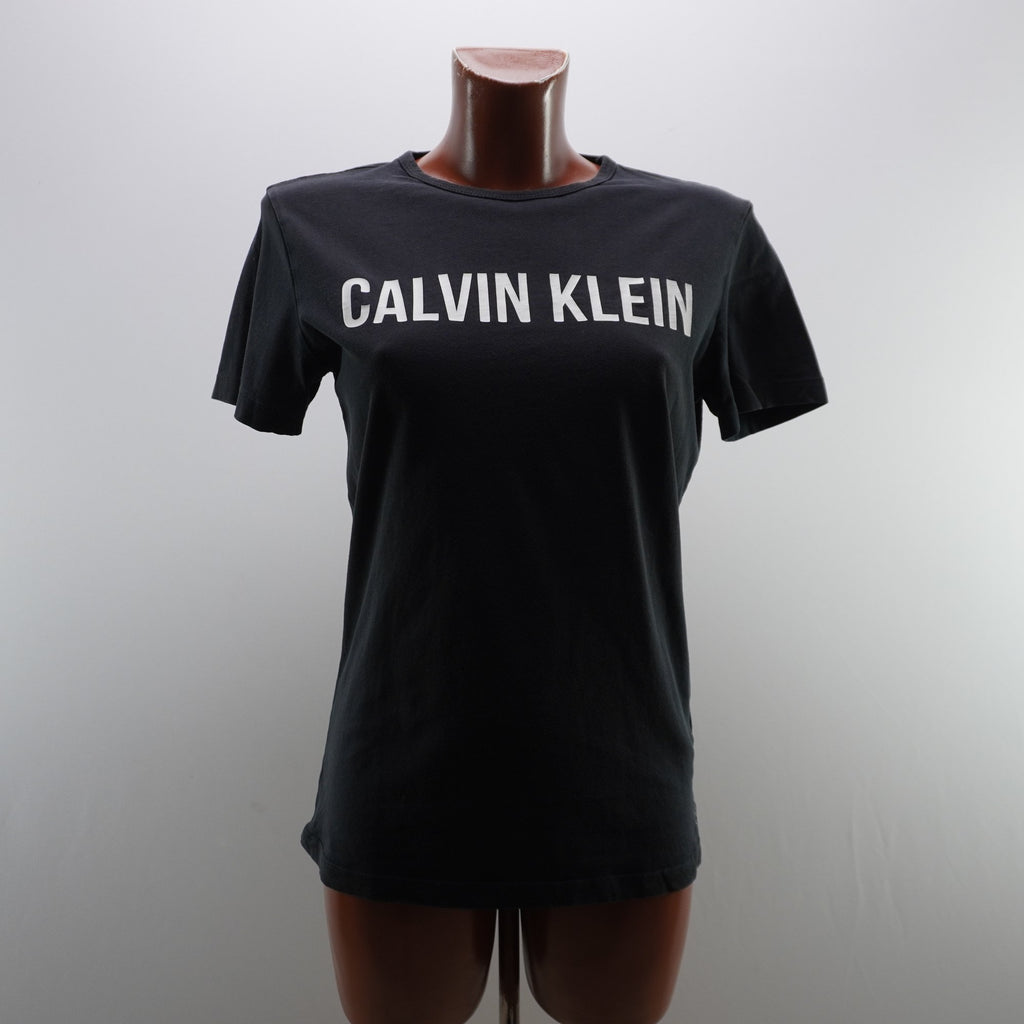 Camiseta de Manga Corta Calvin Klein para Mujer Usada - Negra, S