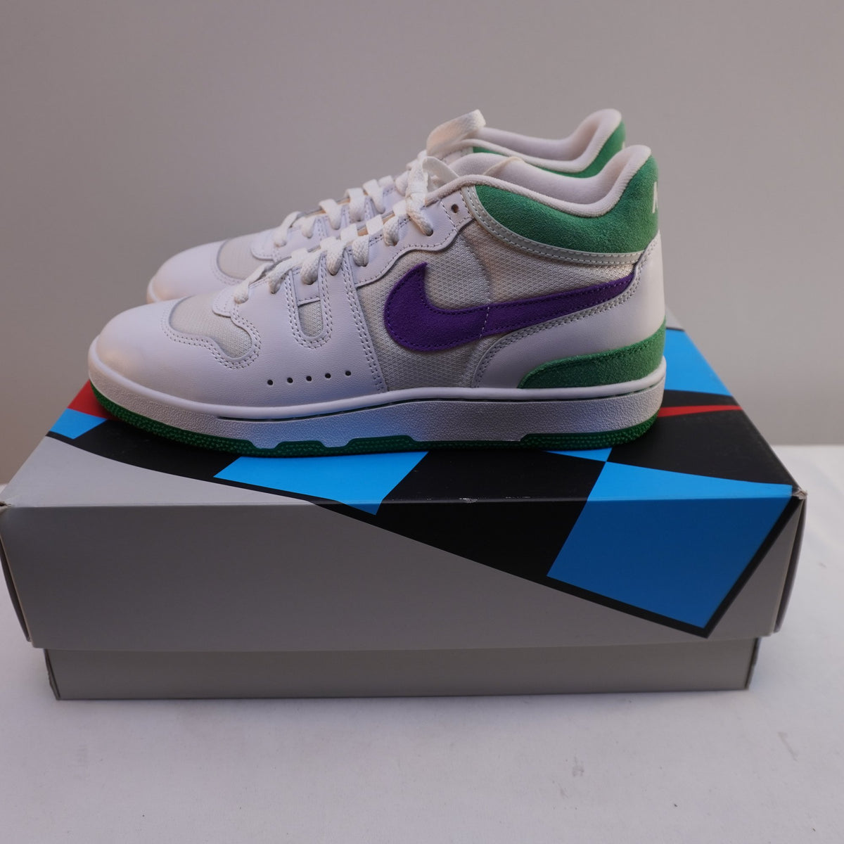 Zapatillas Nike para Hombre Usadas - Blancas, Talla 43