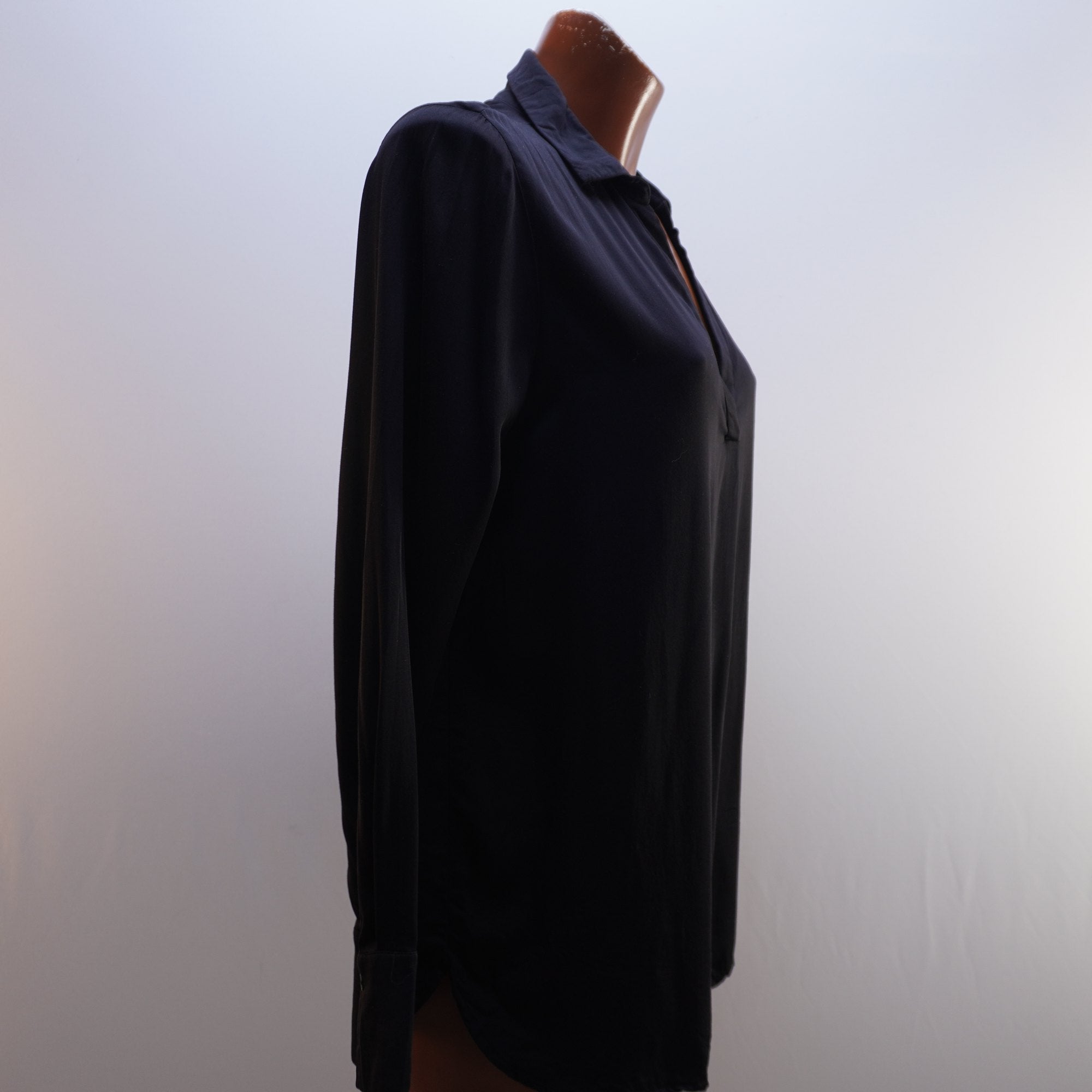 Camisa Henley Opus para Mujer Usada - Negra, Grande (L)