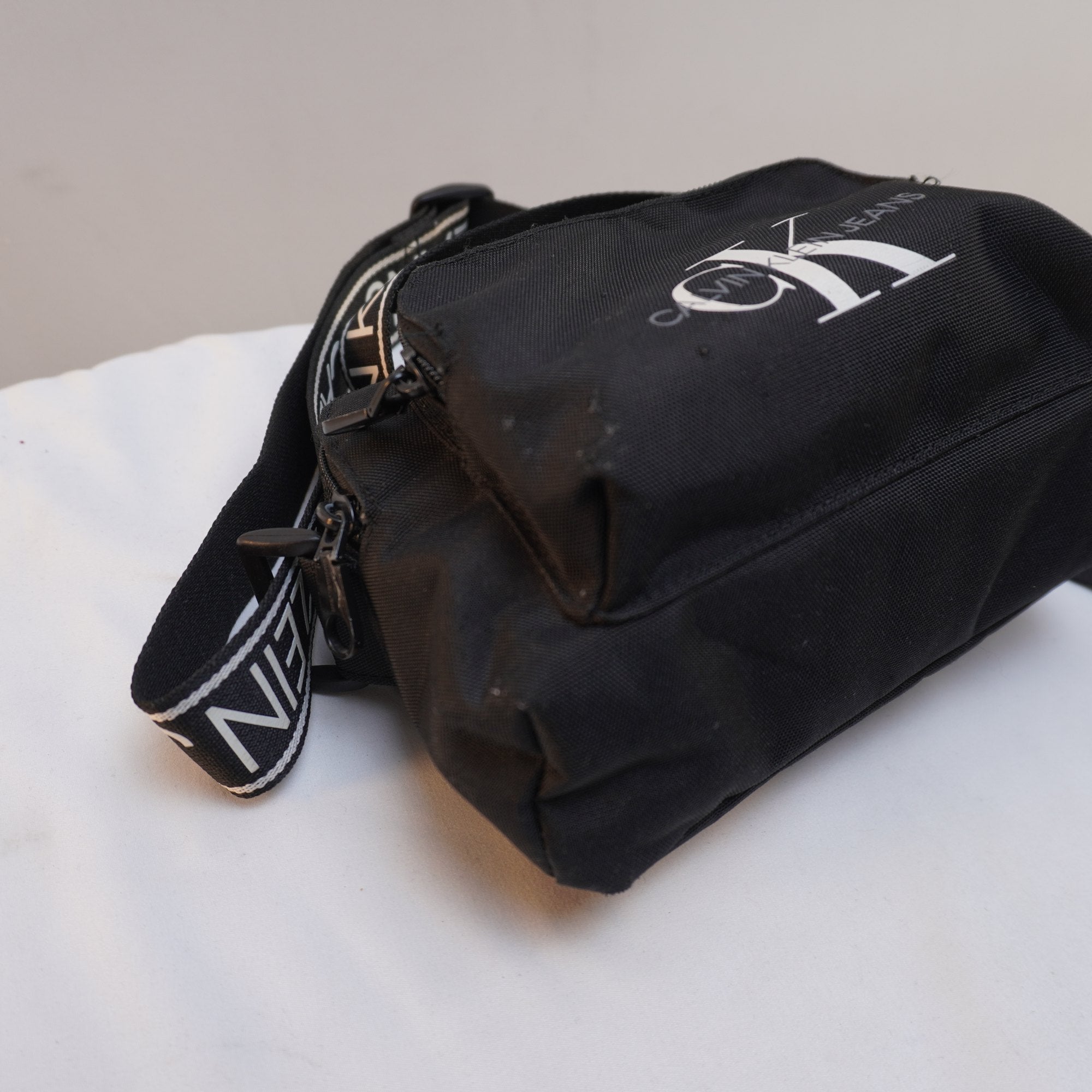 Bolso Baguette Calvin Klein para Mujer Usado - Negro