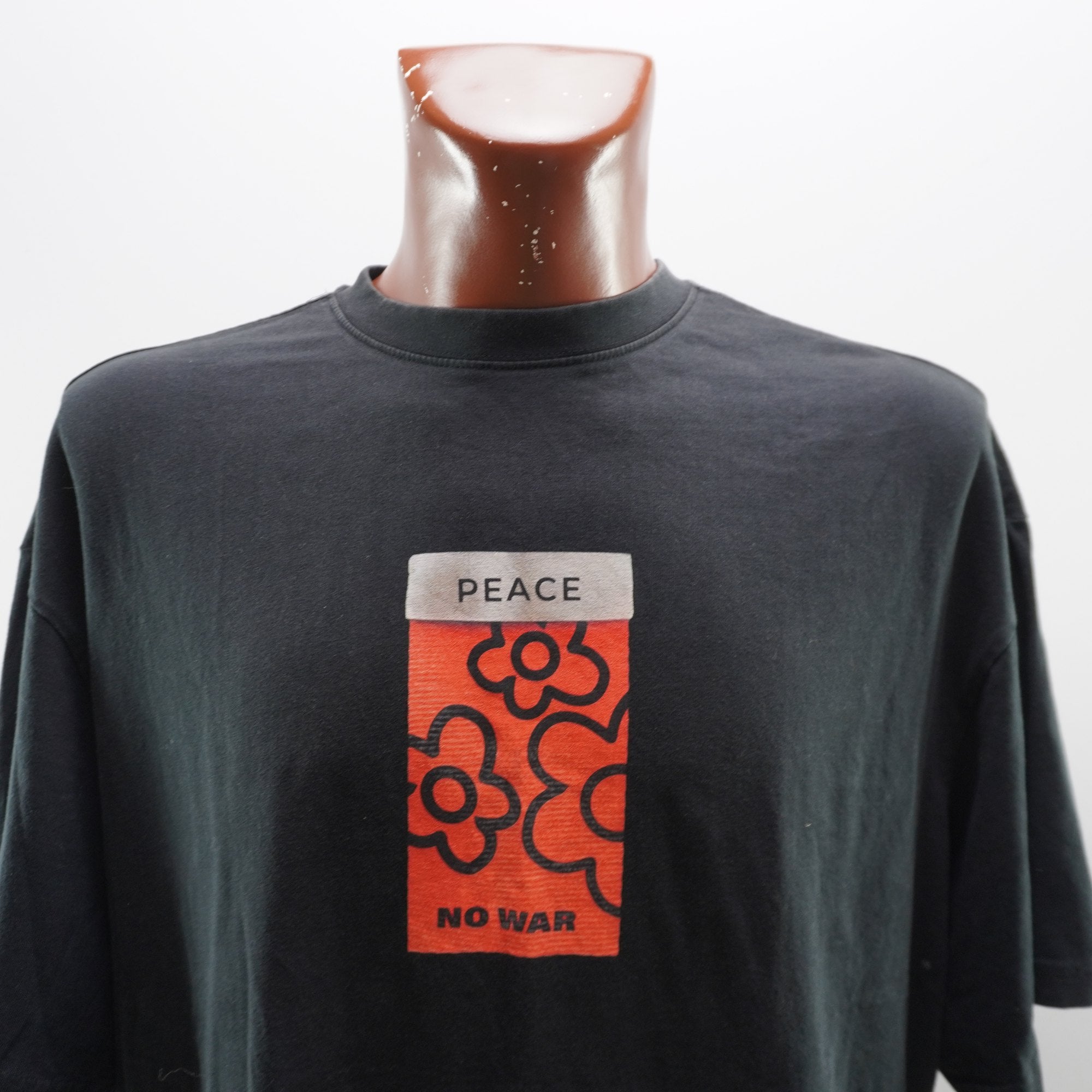 Camiseta de Manga Corta Upscale para Hombre Usada - Negra, XL