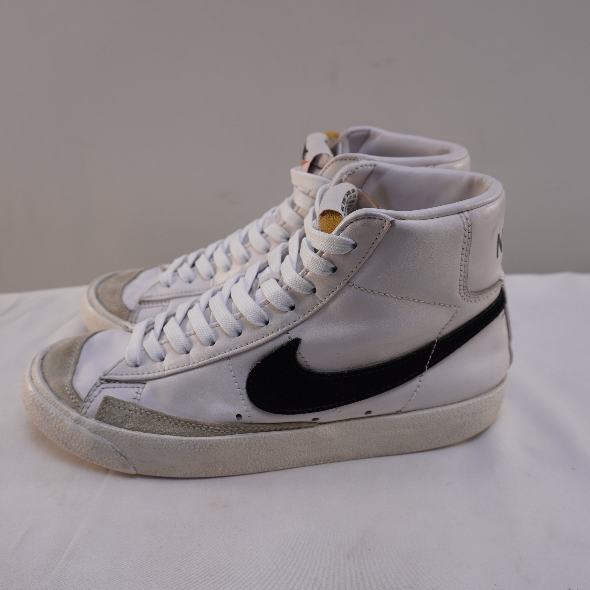 Zapatillas Nike para Mujeres Usadas - Blancas, Talla 38