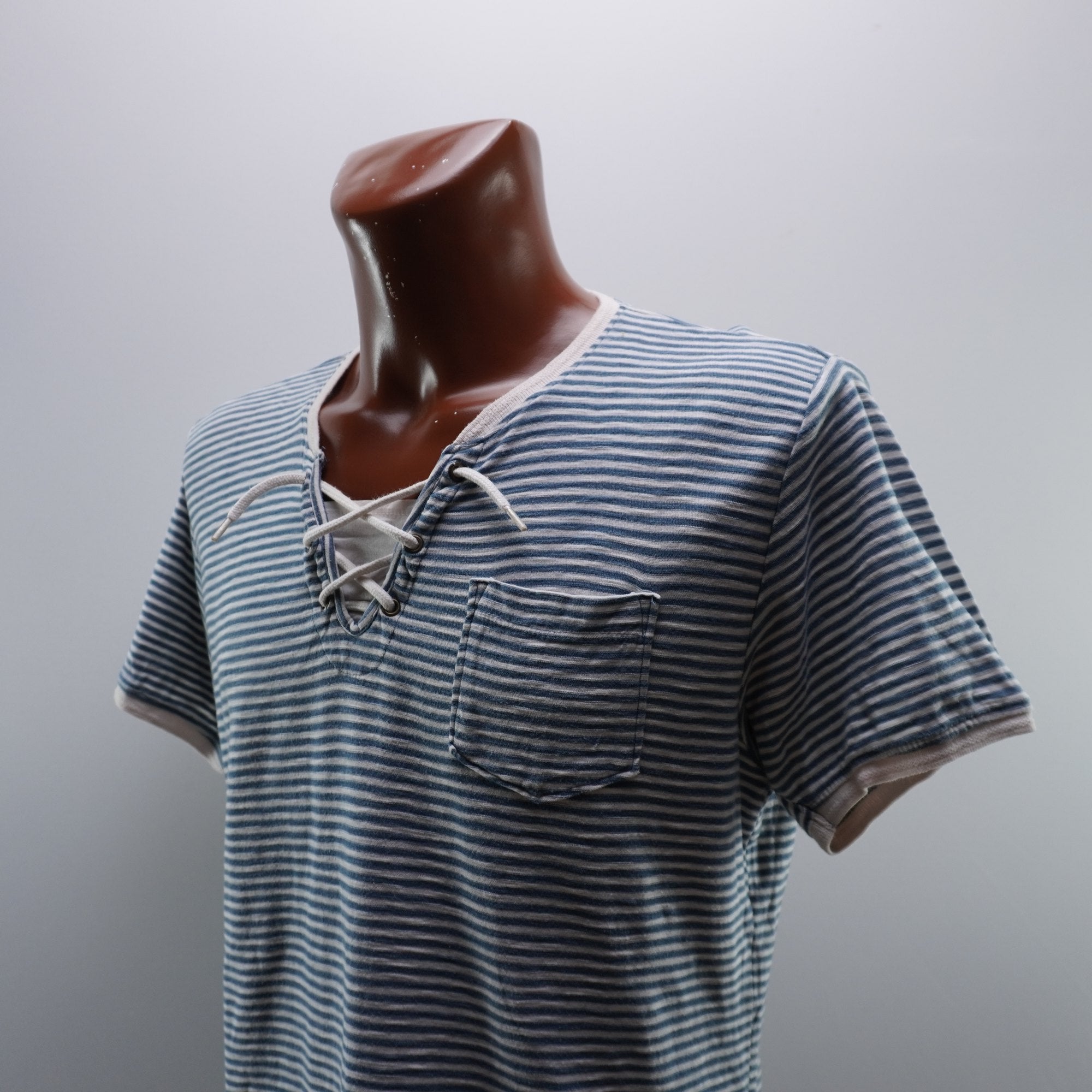 Camiseta de Manga Corta Apparel para Hombre Usada - Azul, L