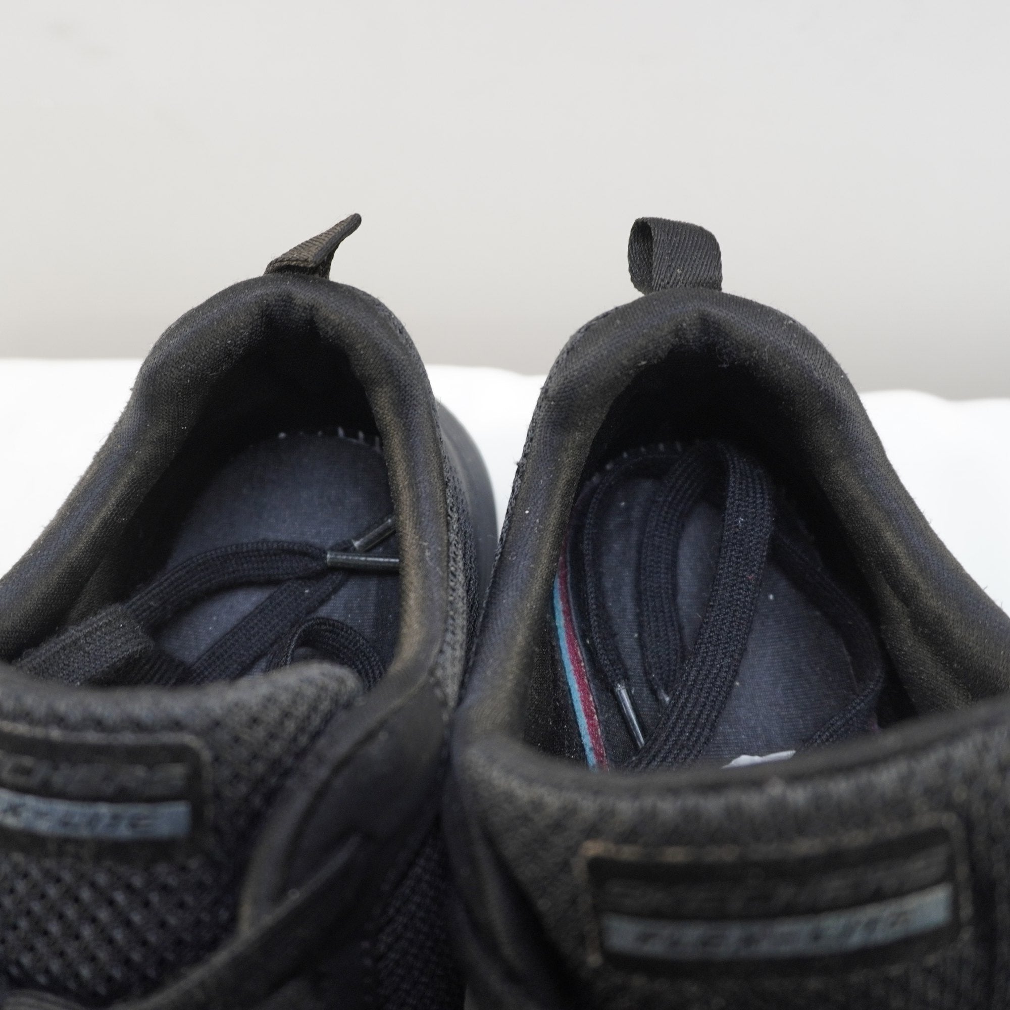Zapatillas Skechers para Mujer Usadas - Negro, Talla 38