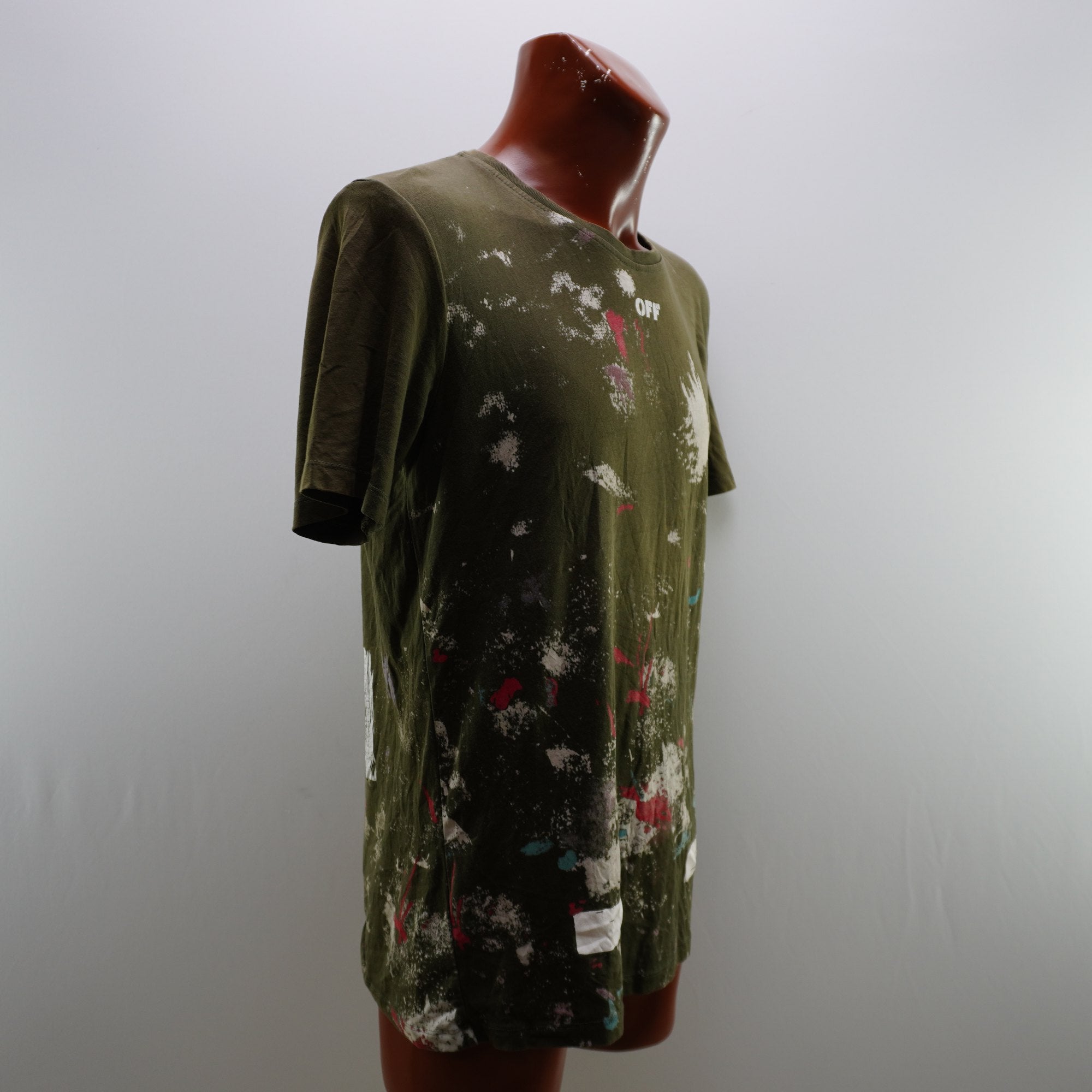 Camiseta Off para Hombre Usada - Corto, Grande (L), Muy Buen Estado