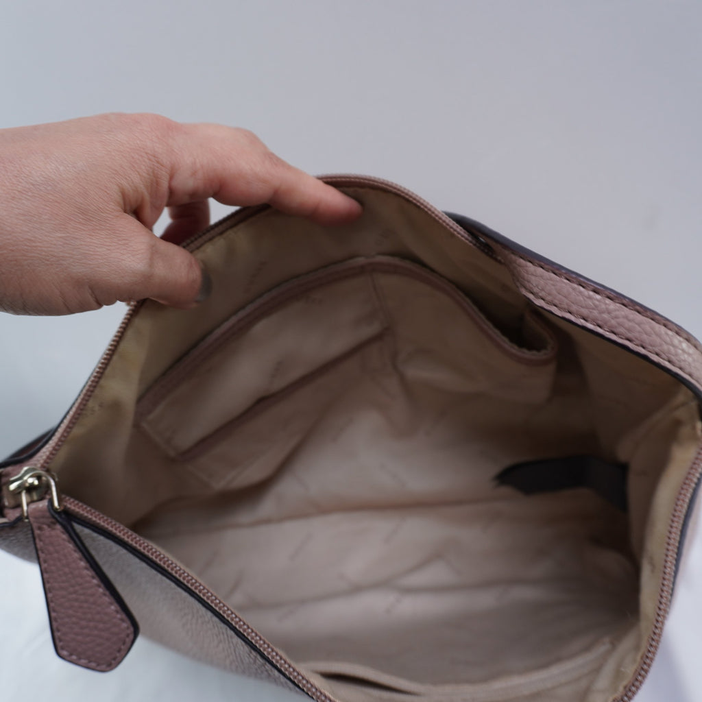 Bolso Baguette Guess para Mujer Usado - Rosa