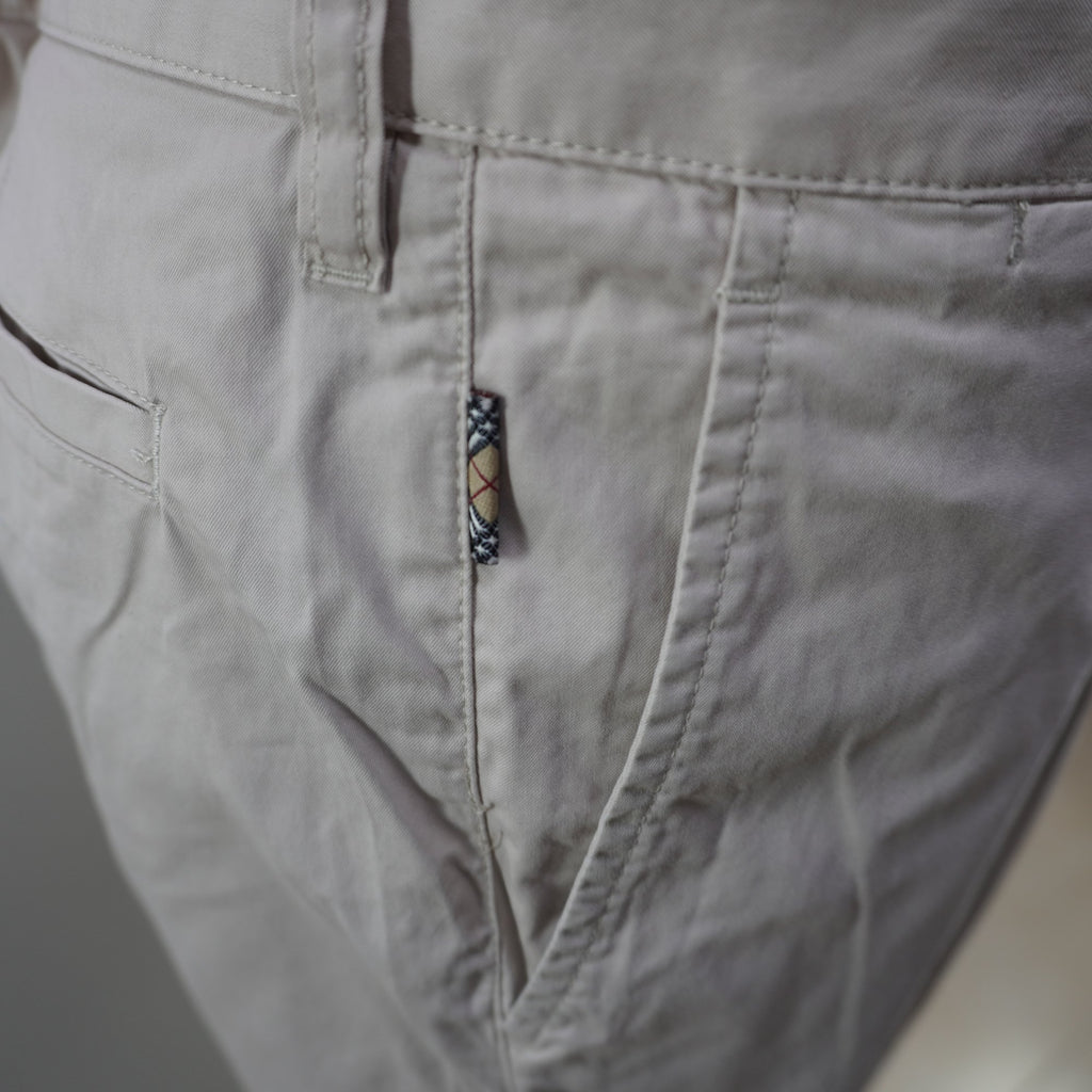 Pantalones Cortos Chinos Burberry para Hombre Usados - Beige, L